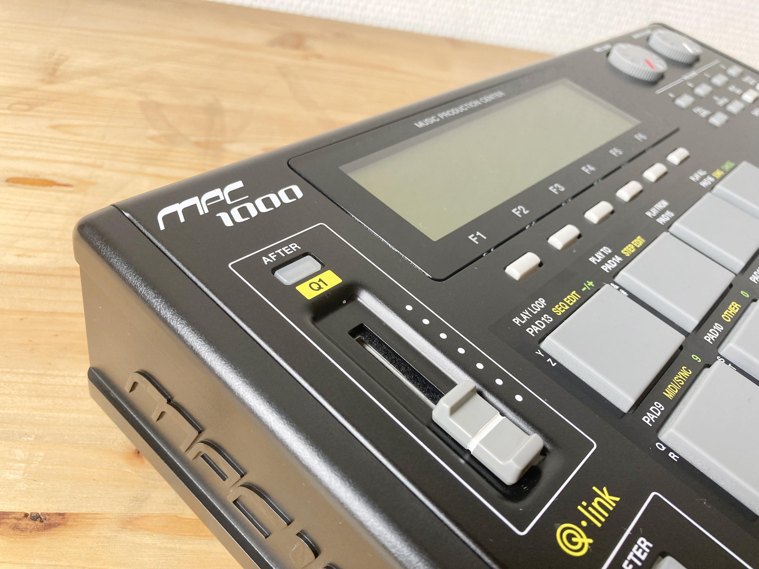 AKAI-MPC1000 1701