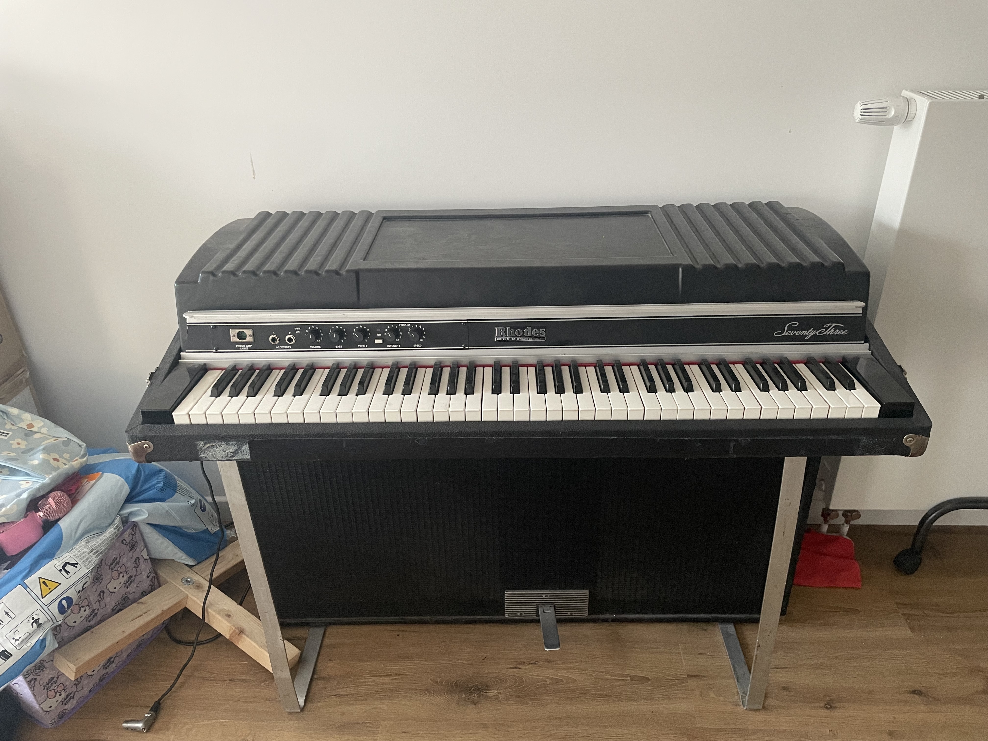 Vends Rhodes Mark II Suitcase 73