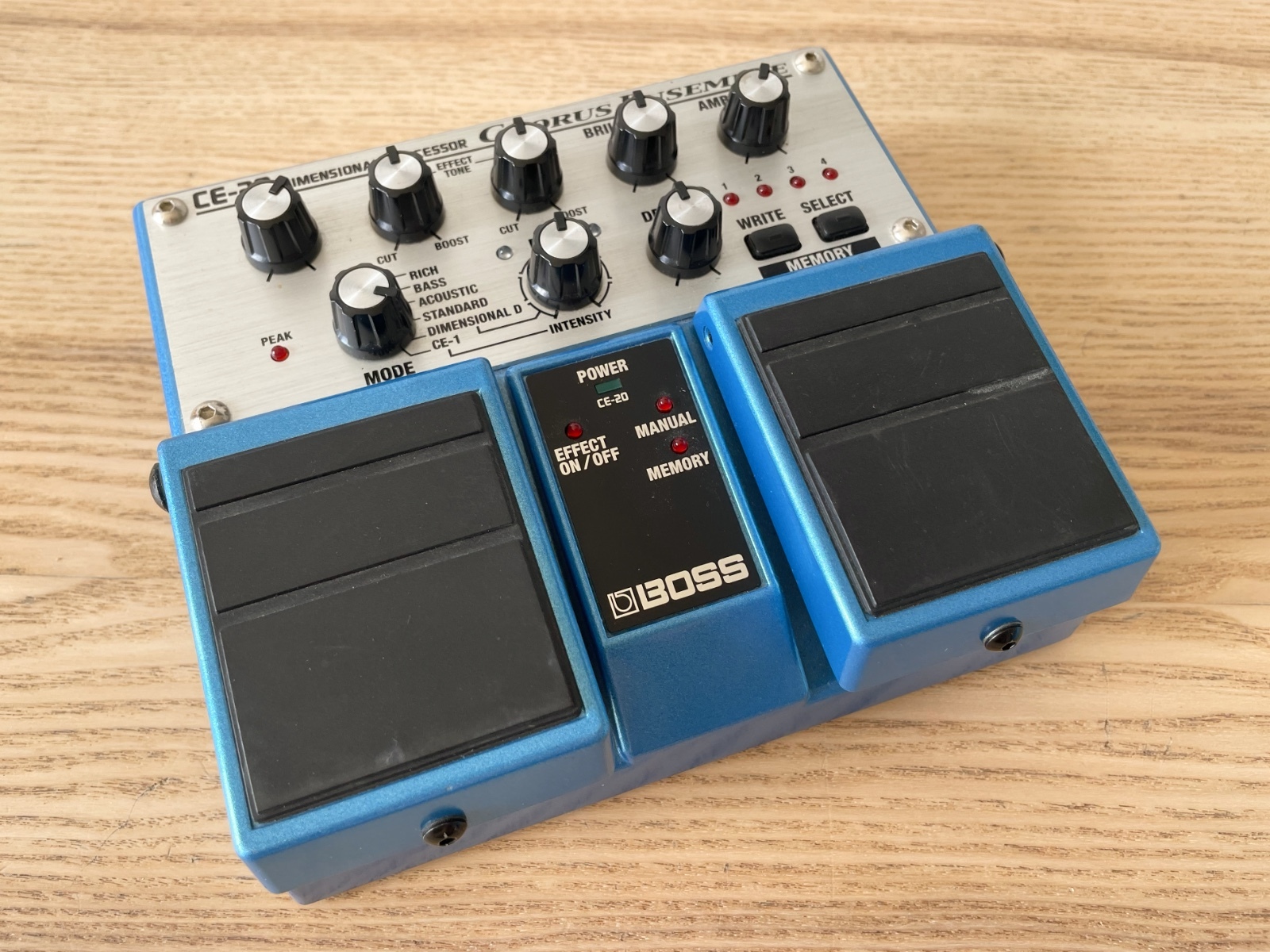 Vends Boss CE-20 Chorus Ensemble