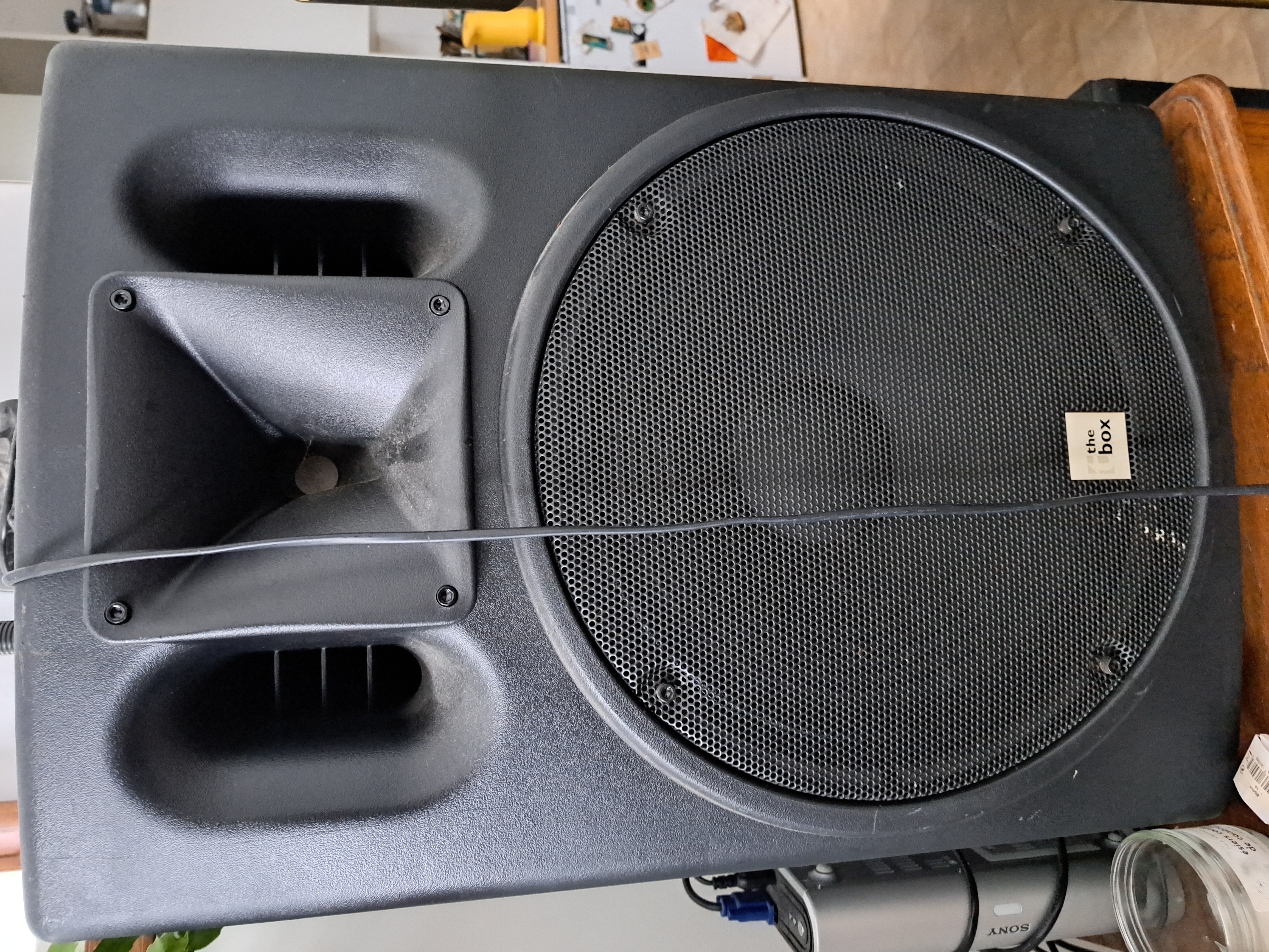 Enceintes passives 15’’ 400W Thomann the box PA 502 + pieds + console de mixage amplifiée