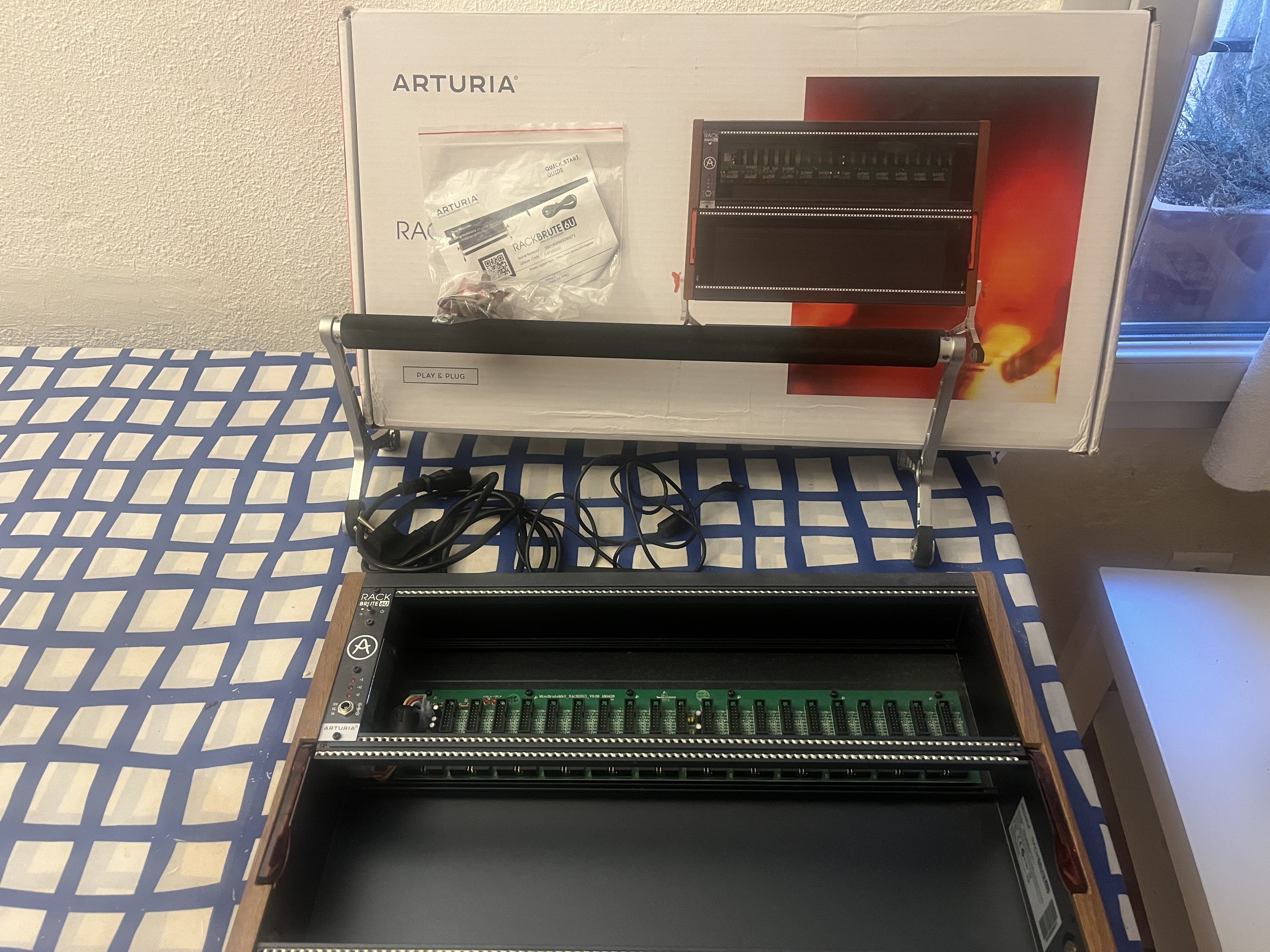 Vend arturia RackBrute 6U