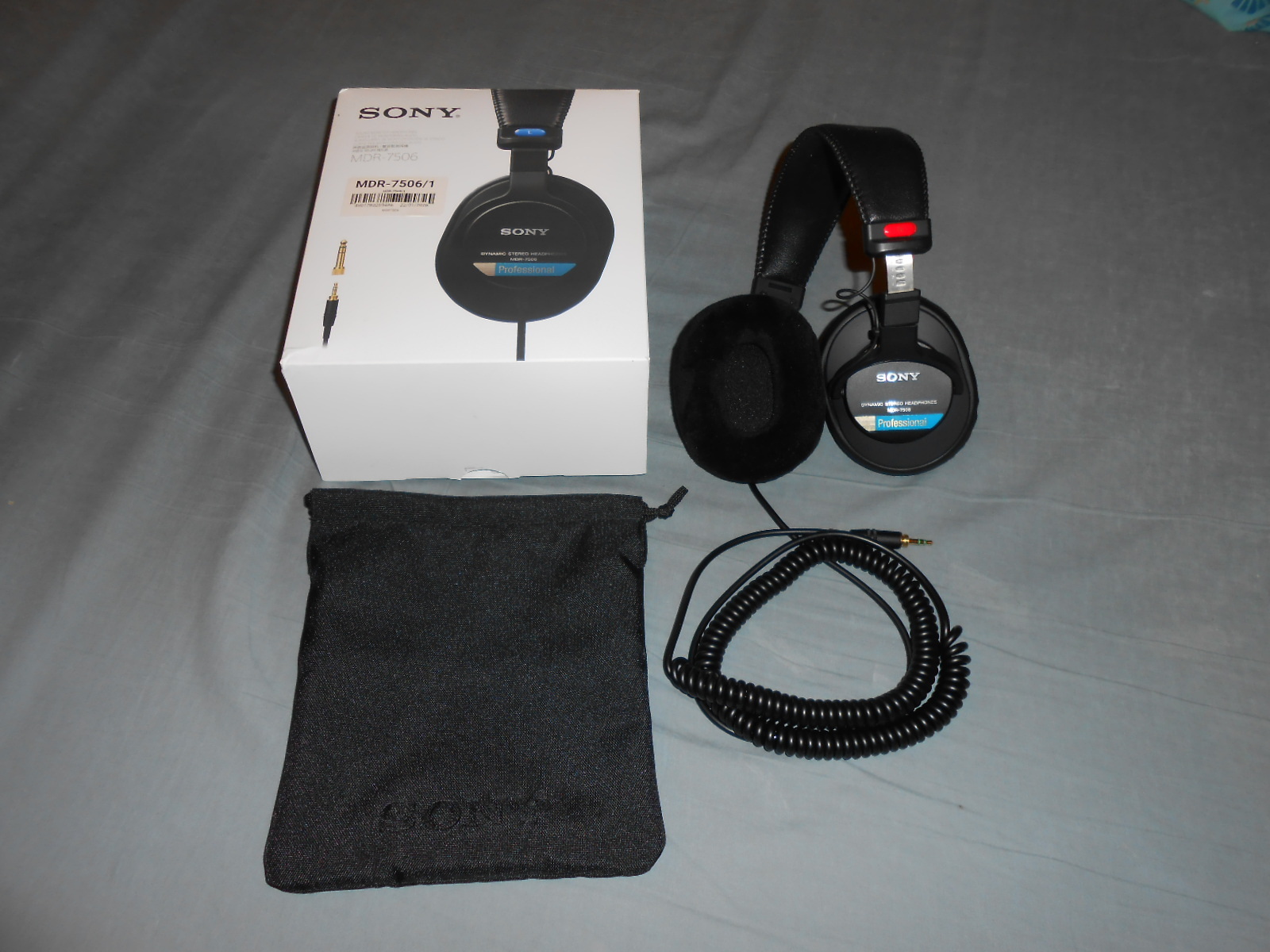 Casque Sony MDR-7506 Etat neuf avec 6 Ear Pad