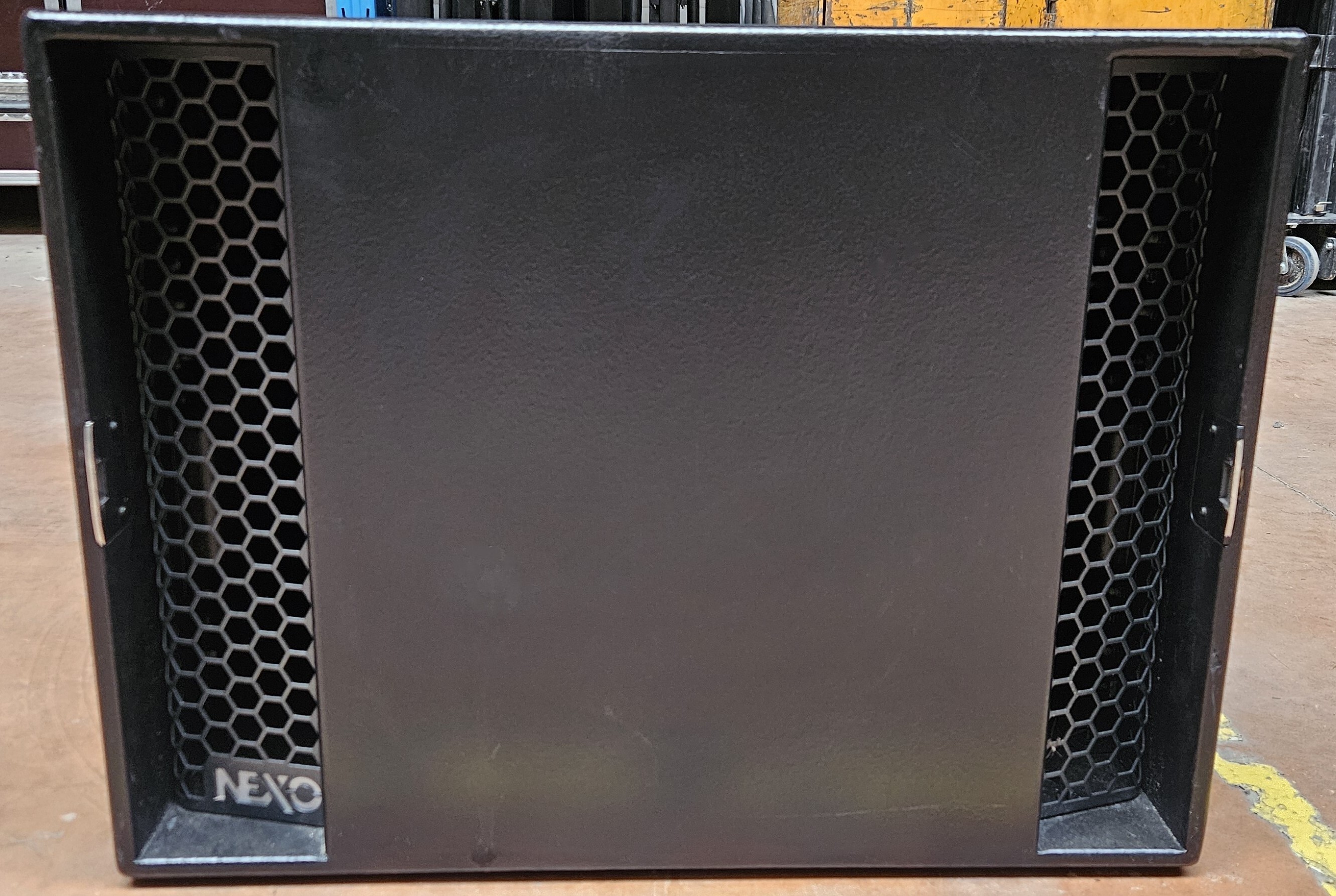 Vends Nexo Subs LS18 version touring avec accessoires