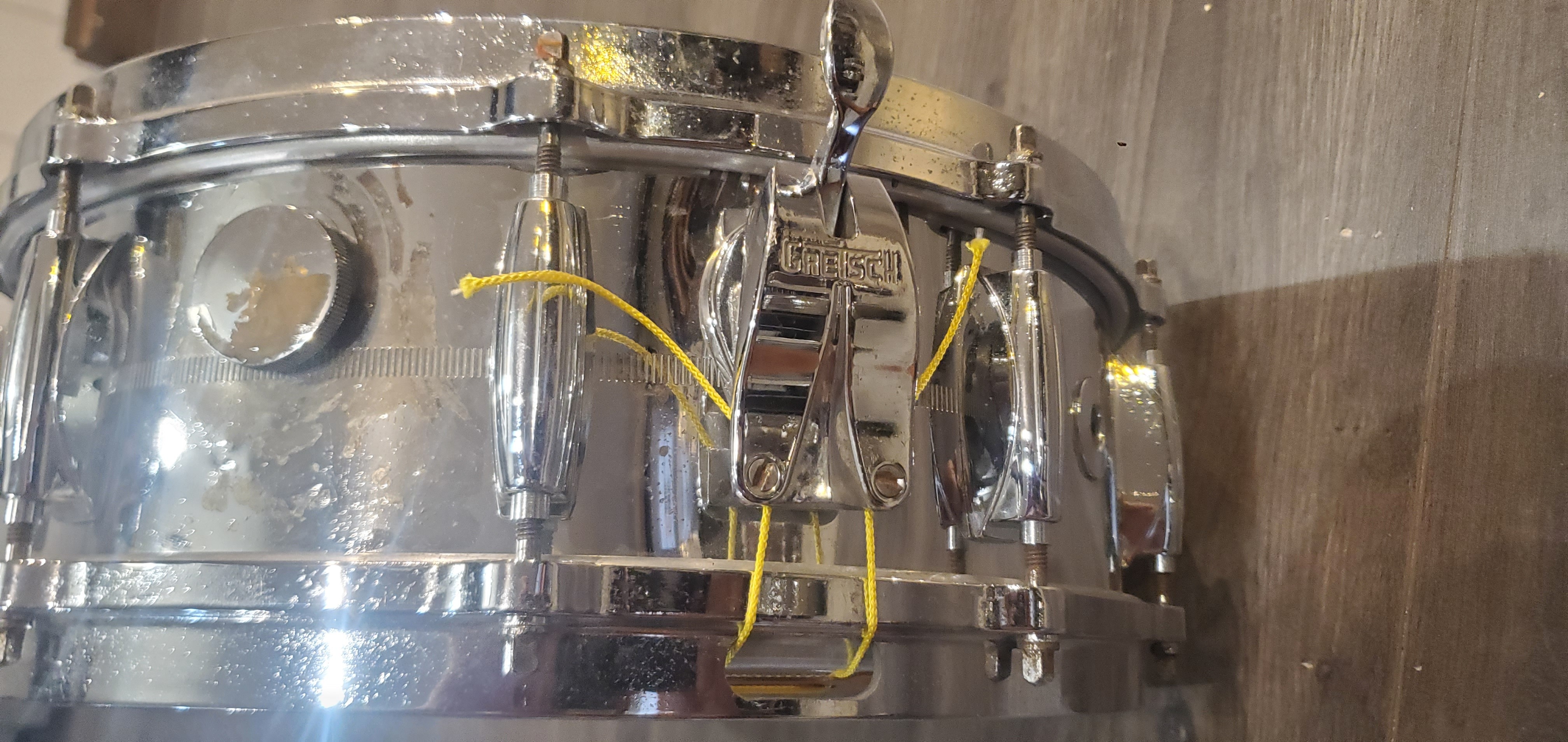 Gretsch Broadkaster Chrome over brass snare 14'' x 5'' (8144)