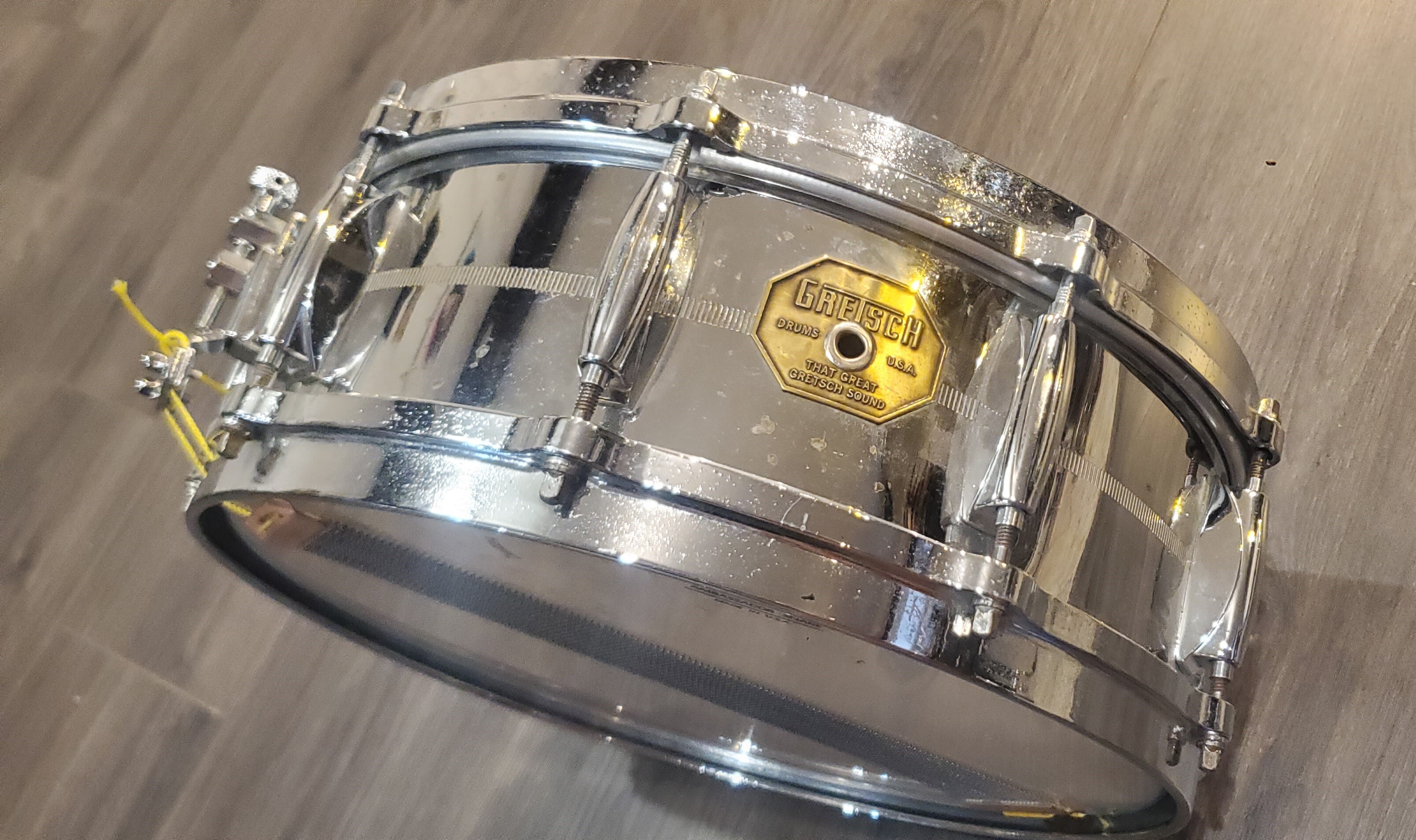 Gretsch Broadkaster Chrome over brass snare 14'' x 5'' (73667)