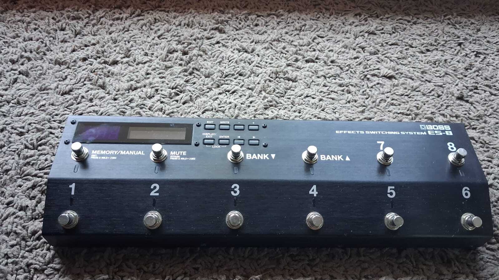 BOSS ES8 Switcher/looper audio + midi