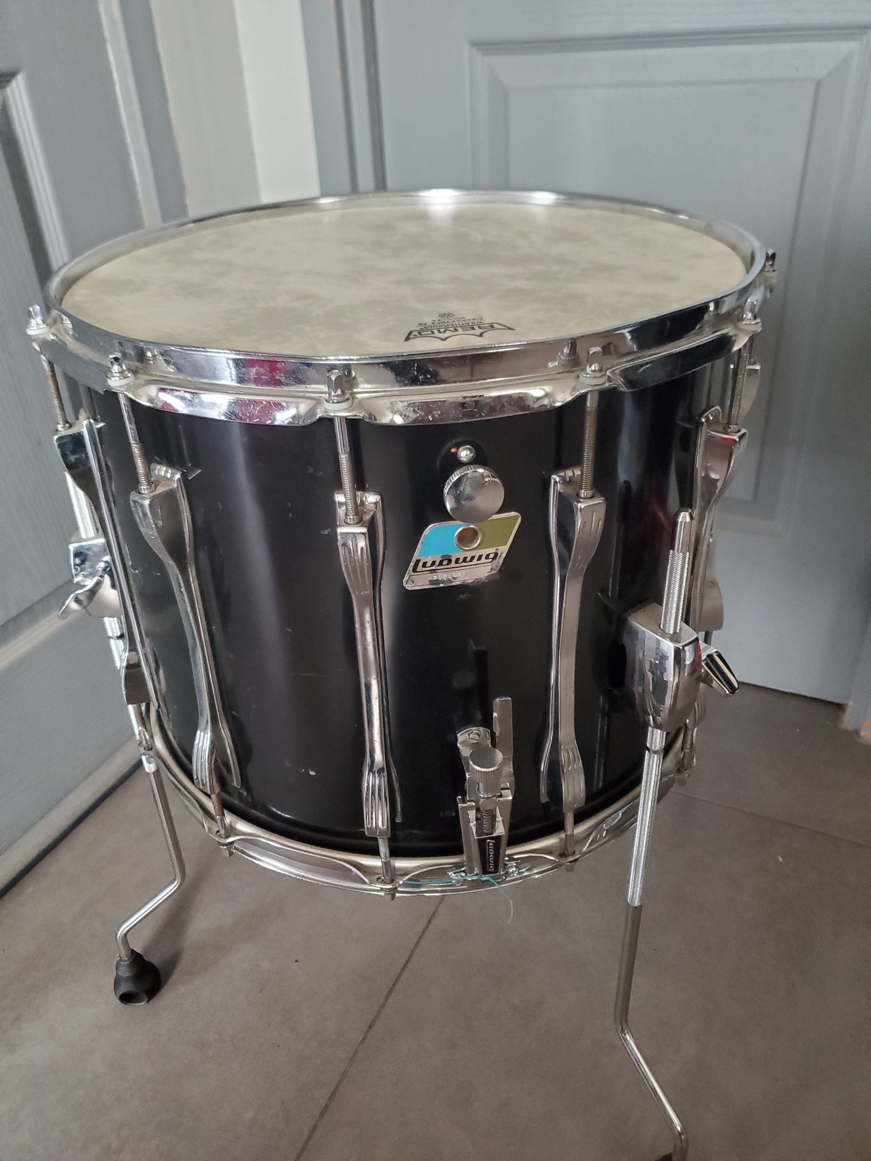 CAISSE CLAIRE SUR PIEDS LUDWIG 15'' x 11,5'' 