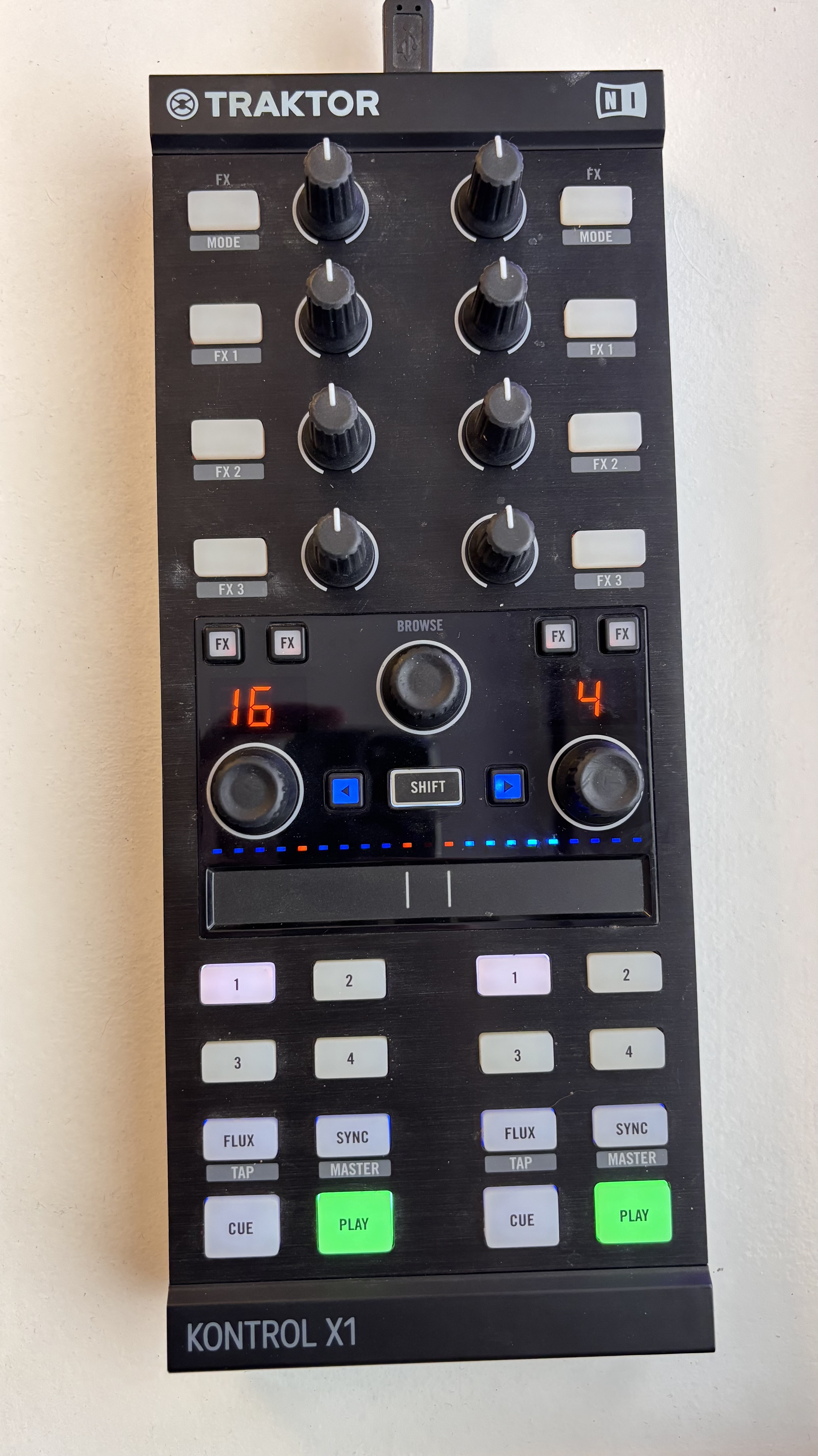 Native Instruments Traktor Kontrol X1 mk2 (78537)