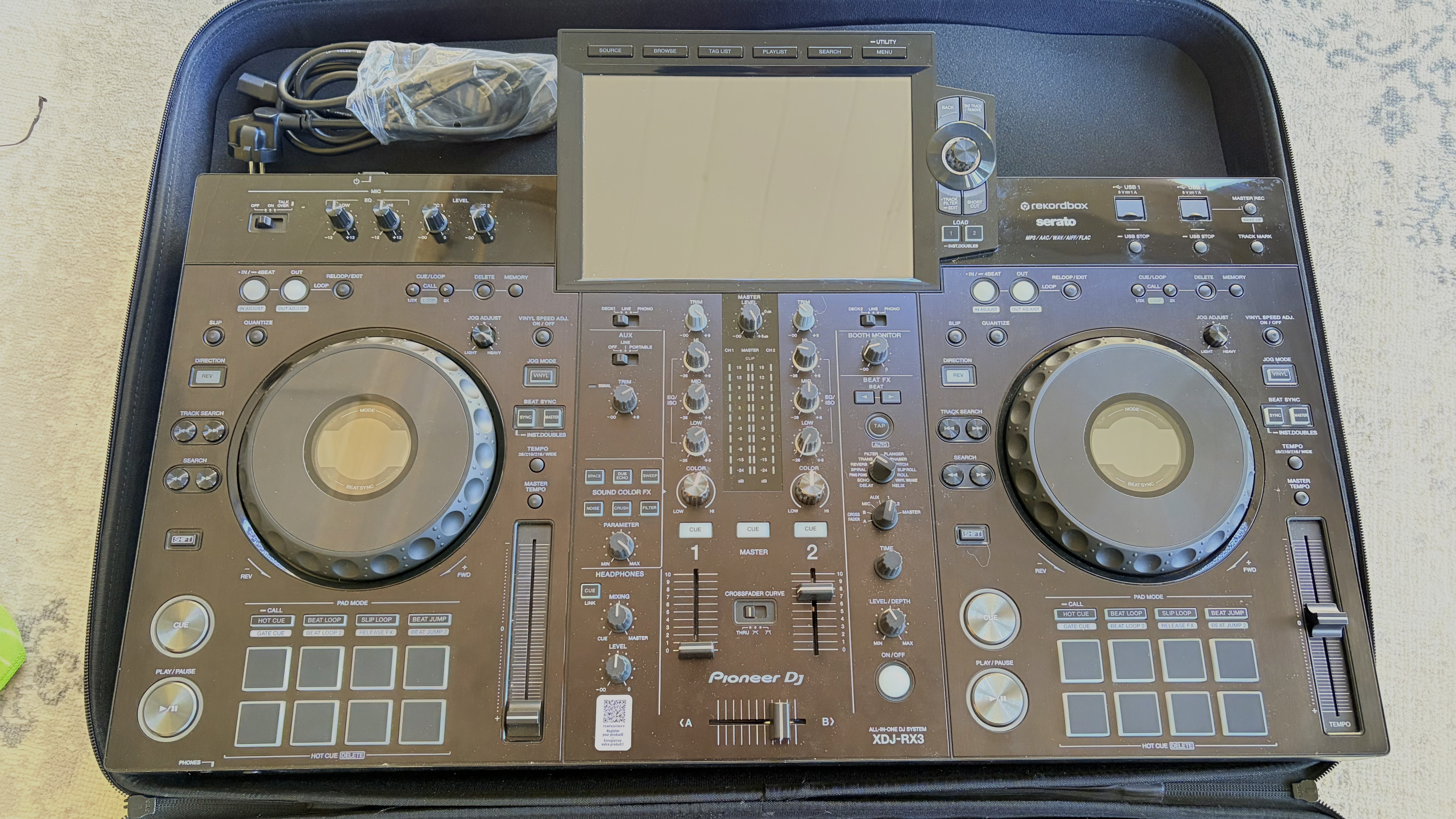 Pioneer DJ XDJ-RX3 + housse Magma – Excellent état – Facture récente