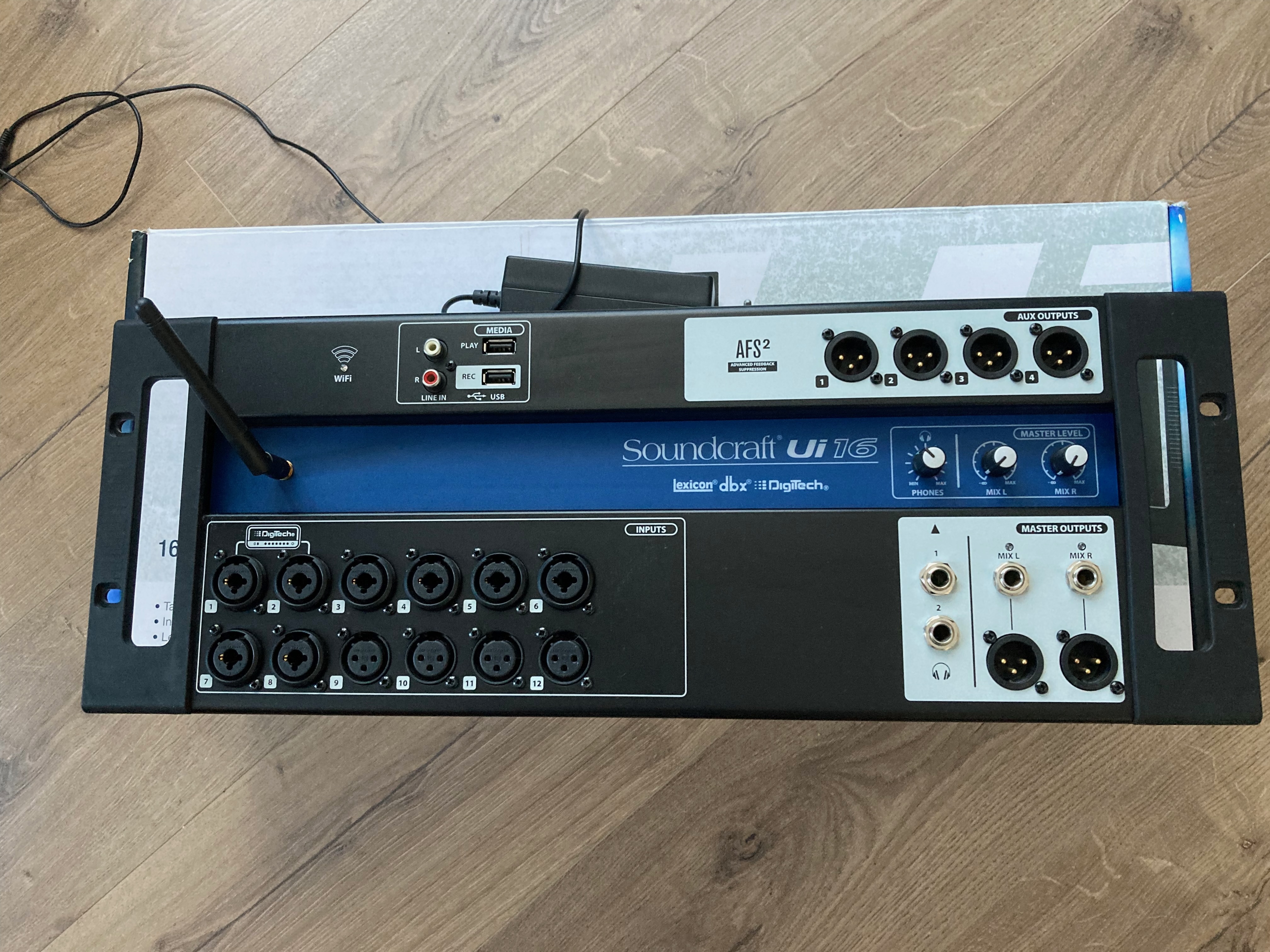 Vends table de mixage Soundcraft UI16