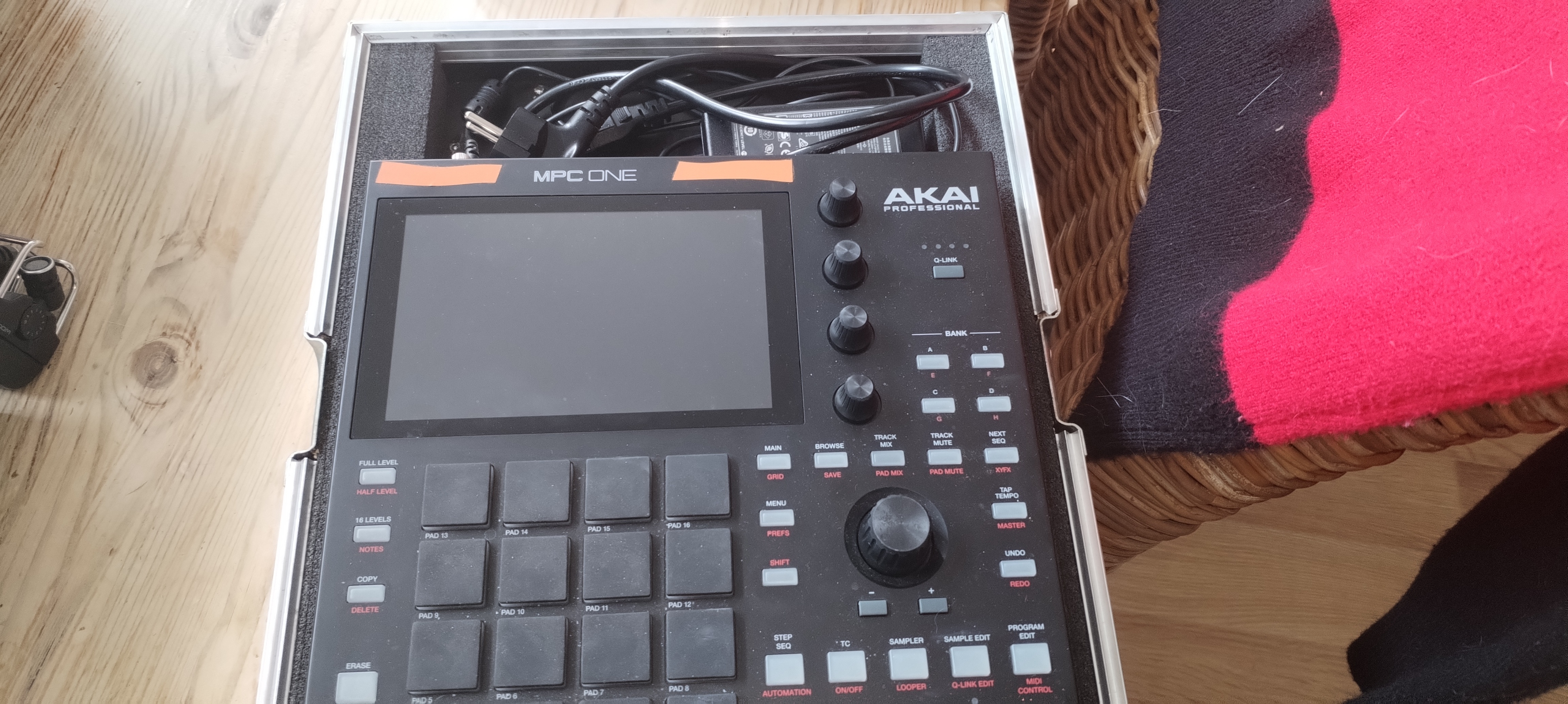 Vends Akai Mpc One état neuf