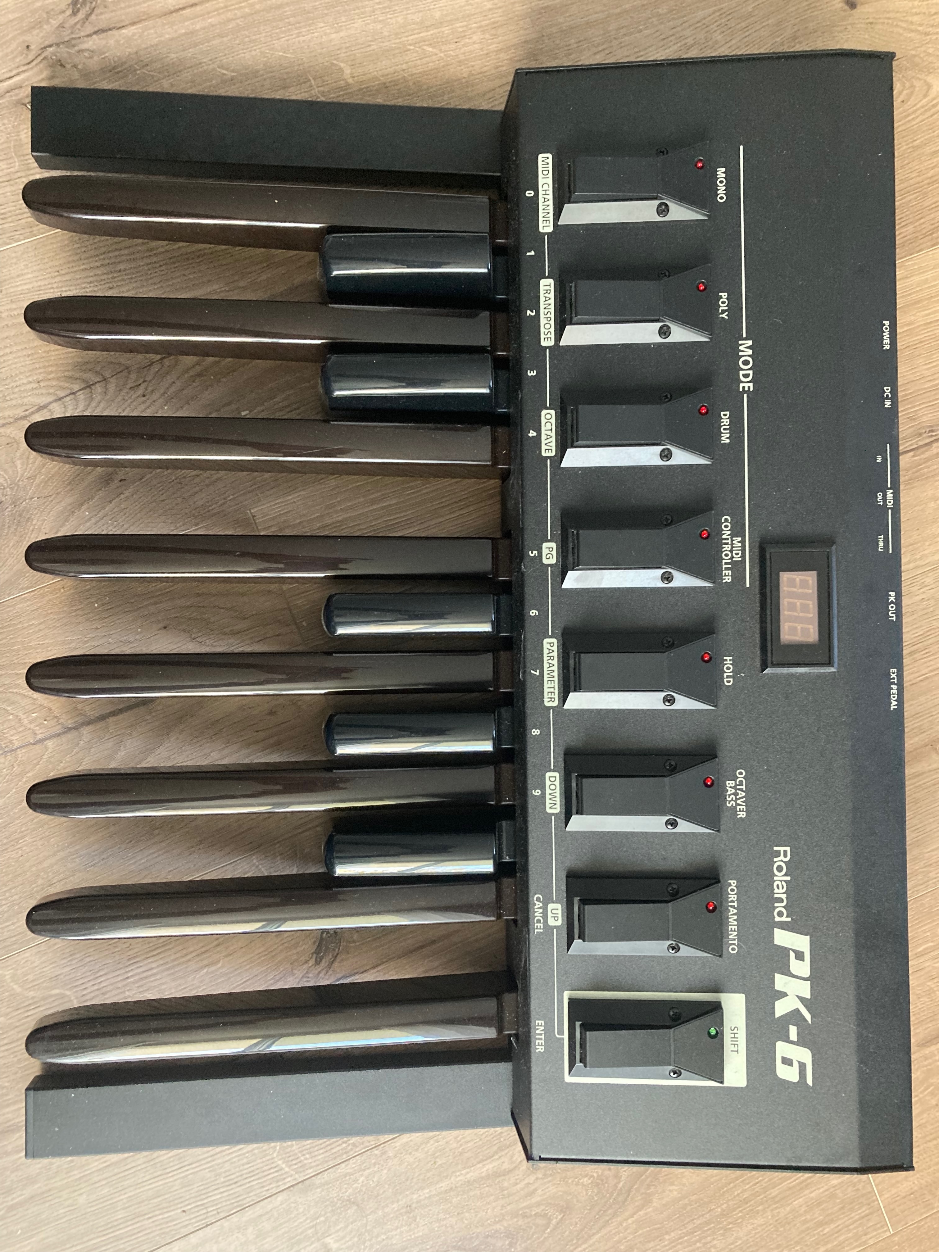 Vends pédalier Roland PK6