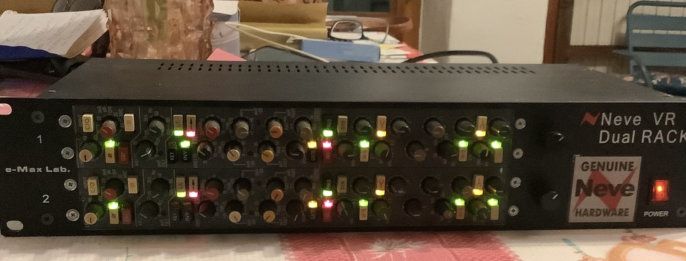 DUAL RACK. NEVE VR