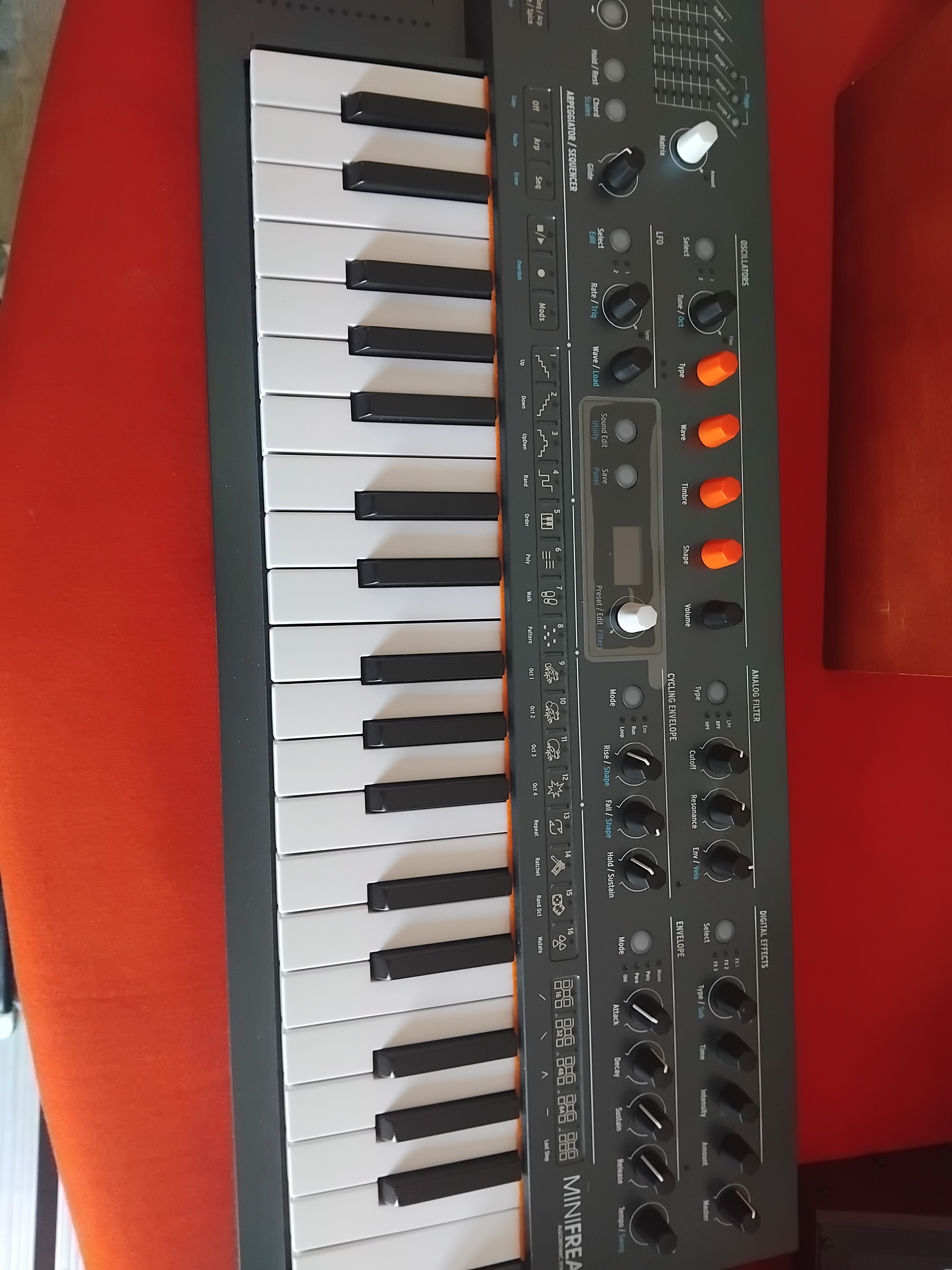 Vends Minifreak très bon état 