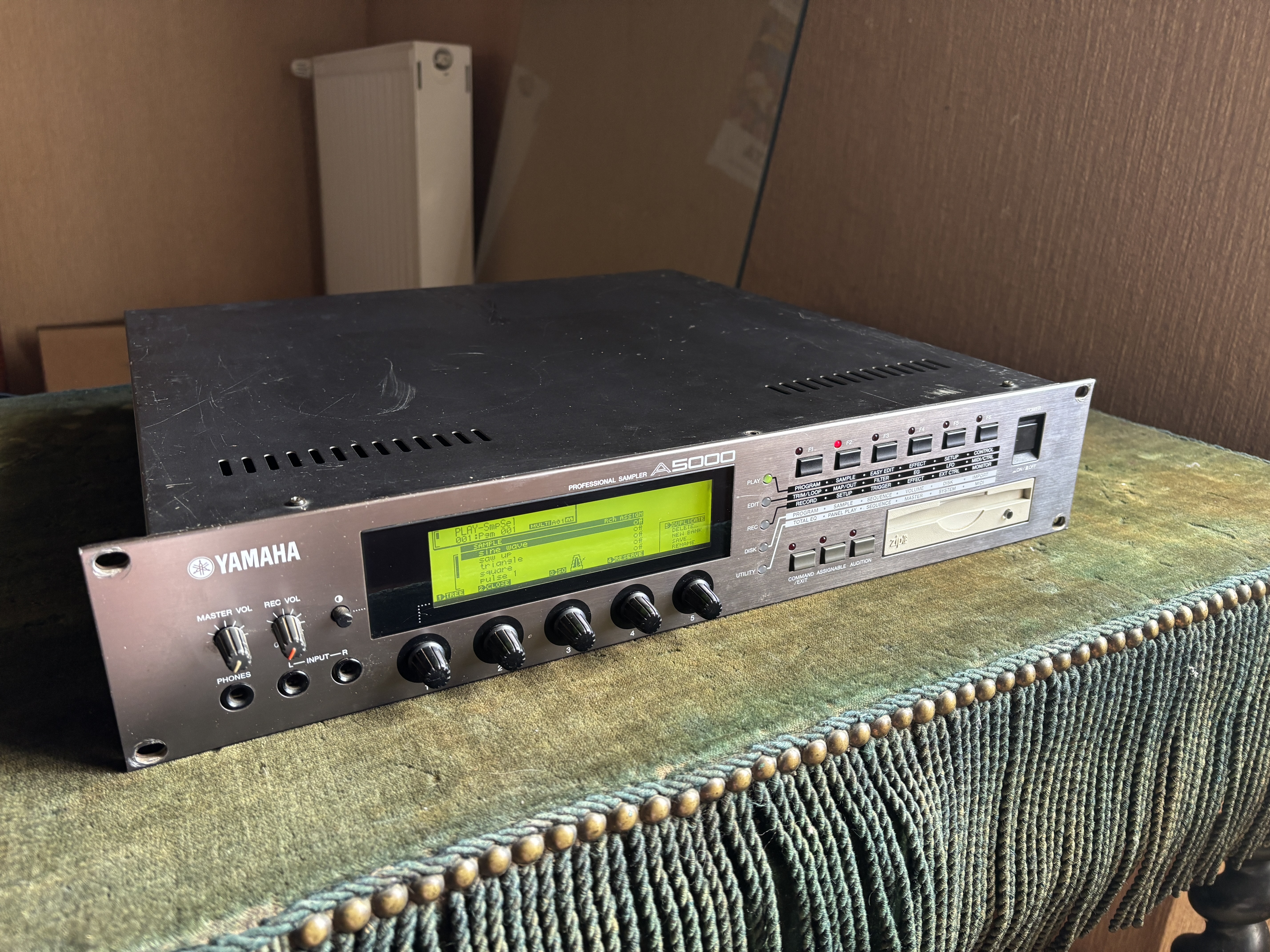 Vends Yamaha A5000 + Librairie Yamaha + Lecteur Zip