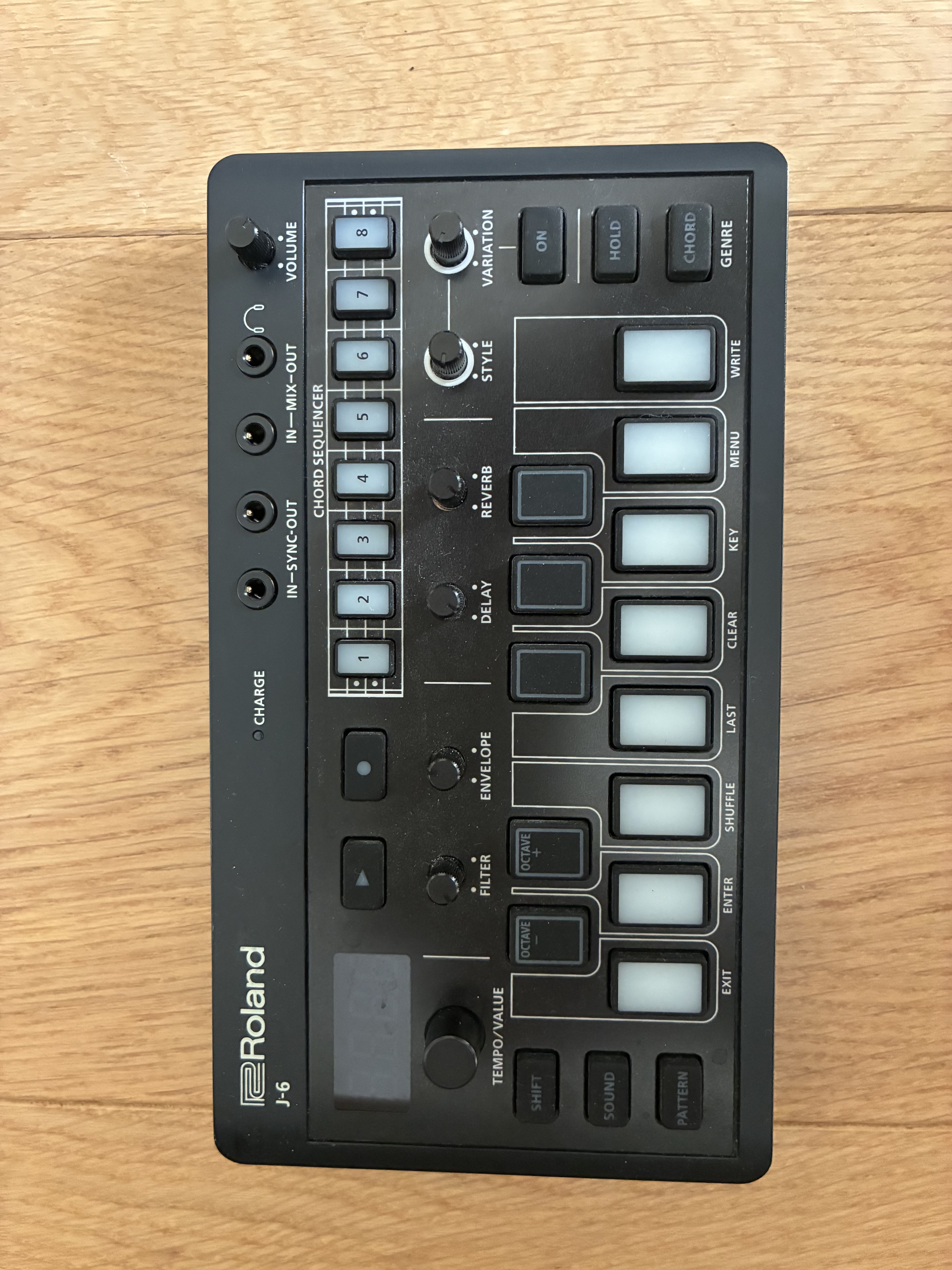 Roland J6