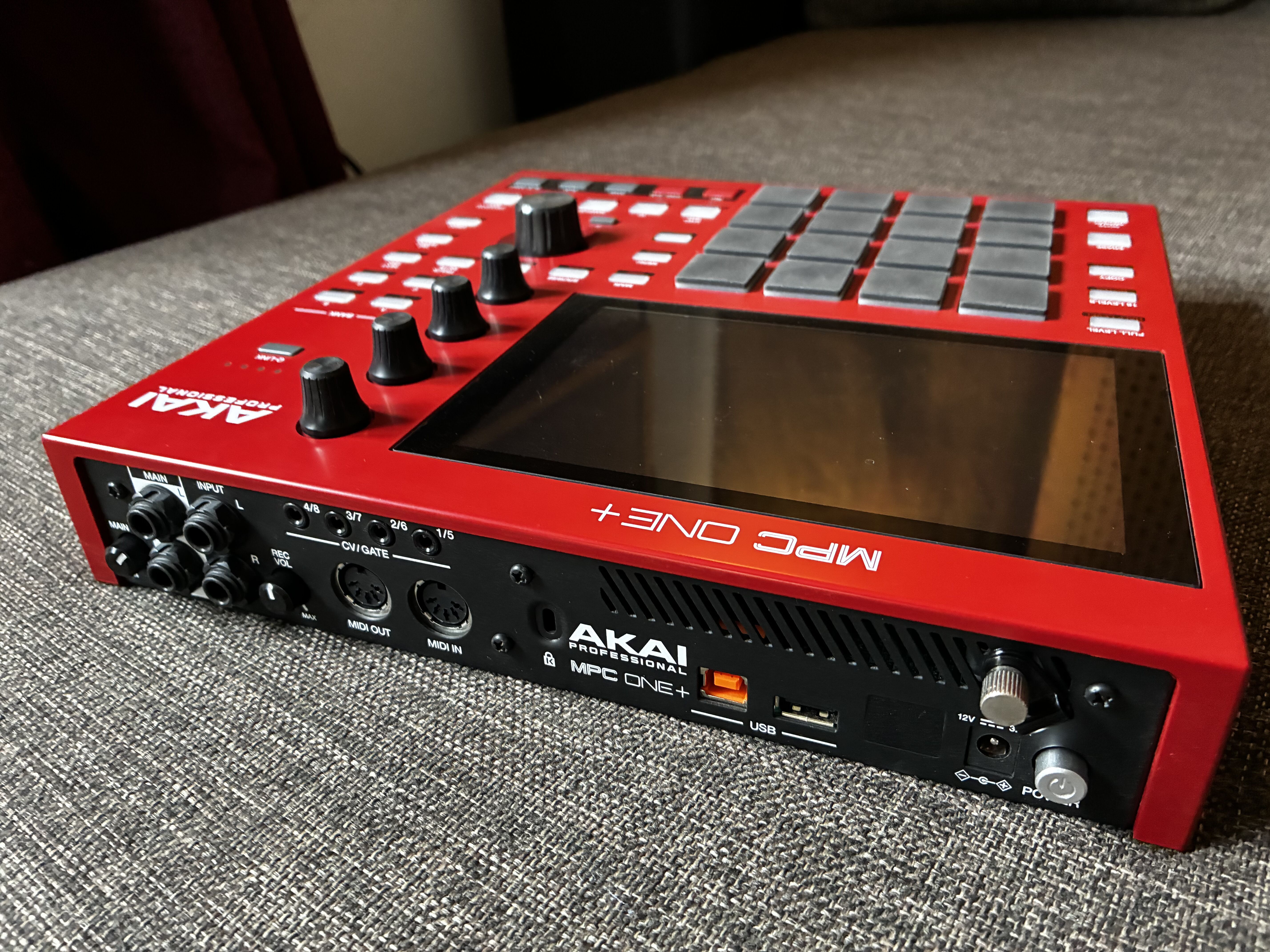 Akai Professional MPC One+ (25438)