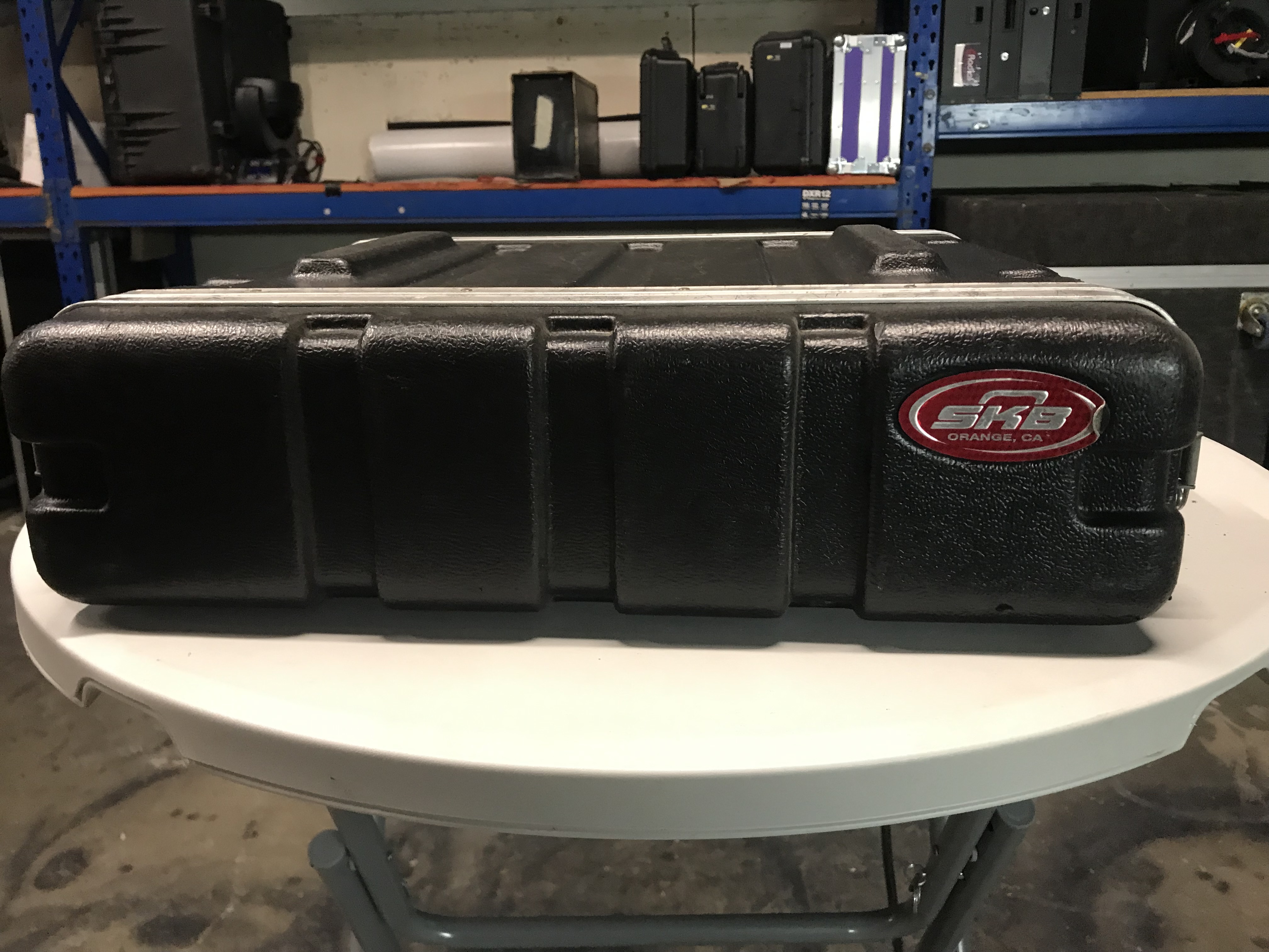 Vends rack 19" SKB 2U (port inclus)