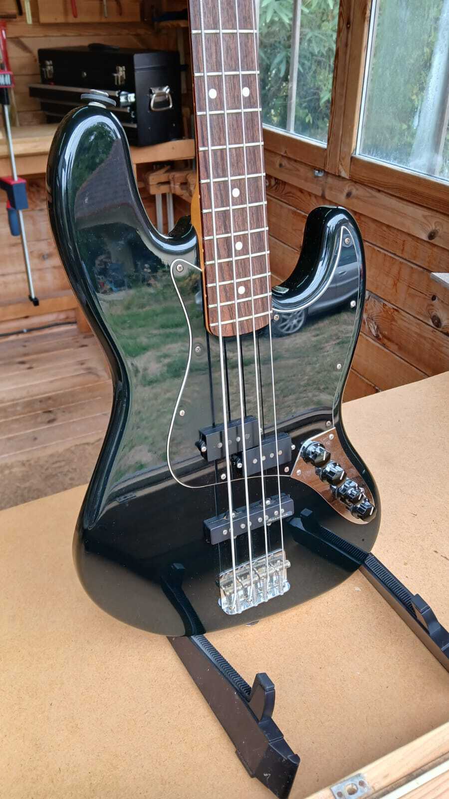 Fender Reggie Hamilton Standard Jazz Bass (70656)