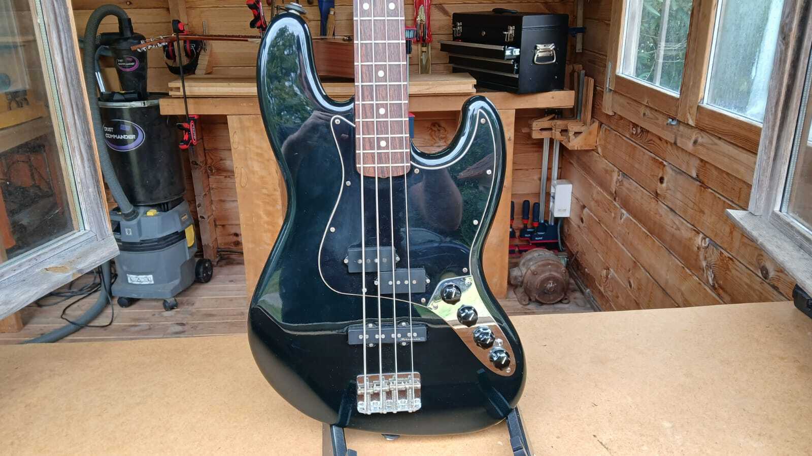 Fender Reggie Hamilton Standard Jazz Bass (15184)