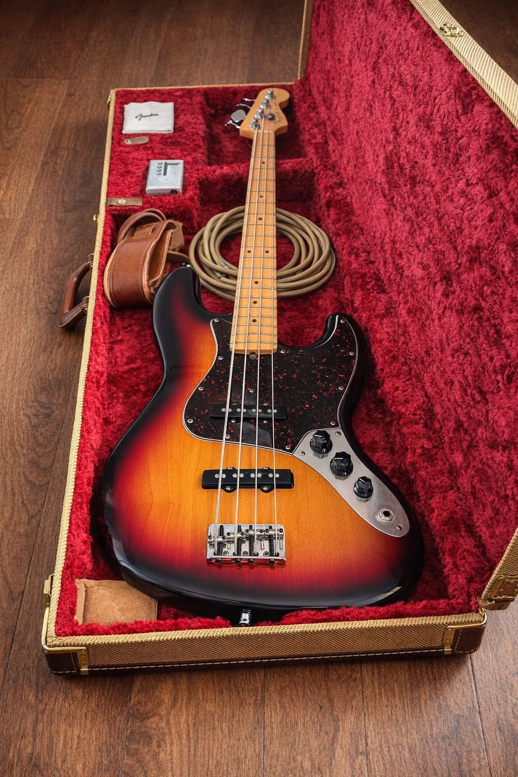 Fender Jazz Bass USA 1998/99 Corona – 3 Tone Sunburst – Maple – Case d'origine