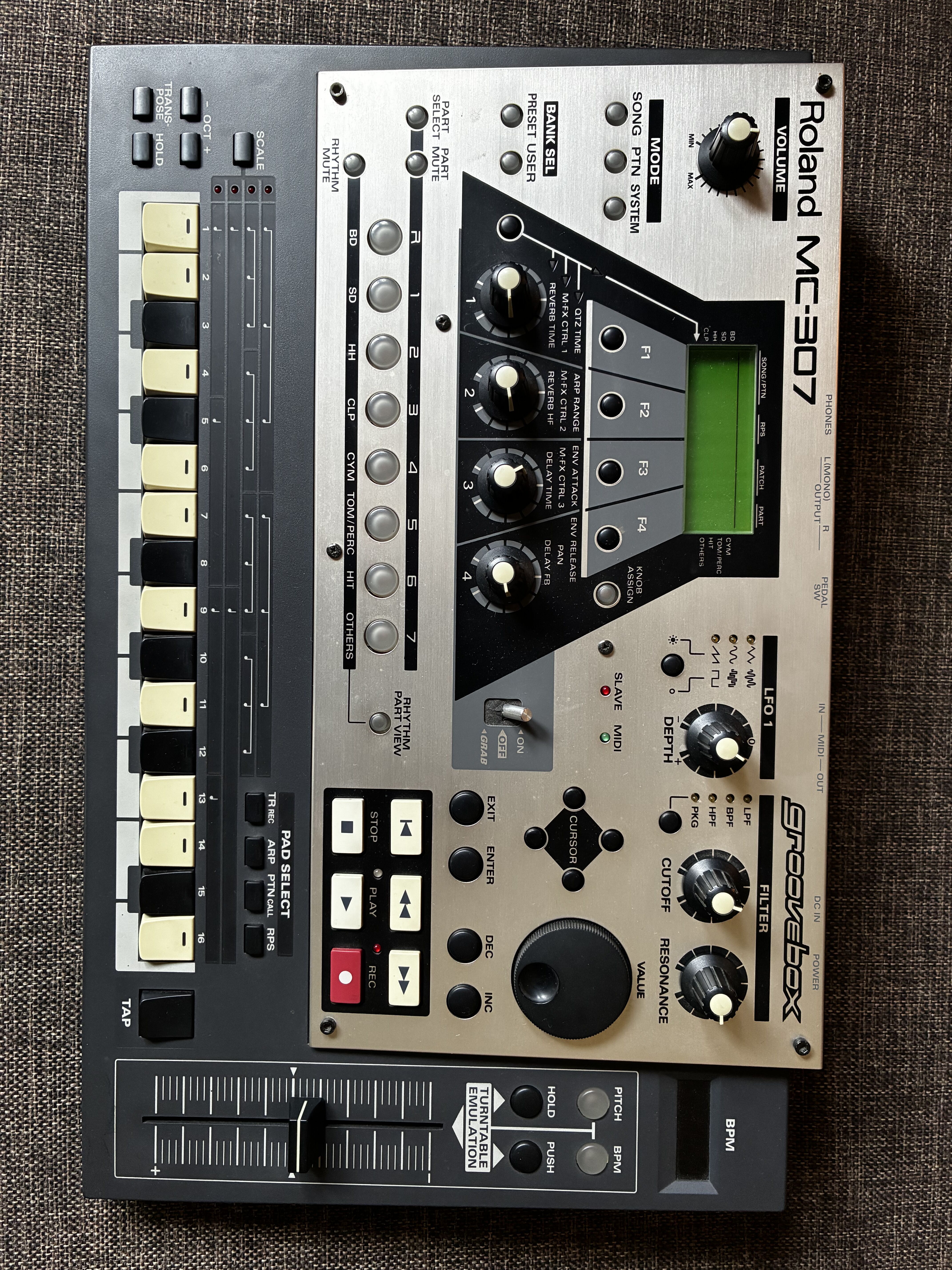 Vends Roland MC-307