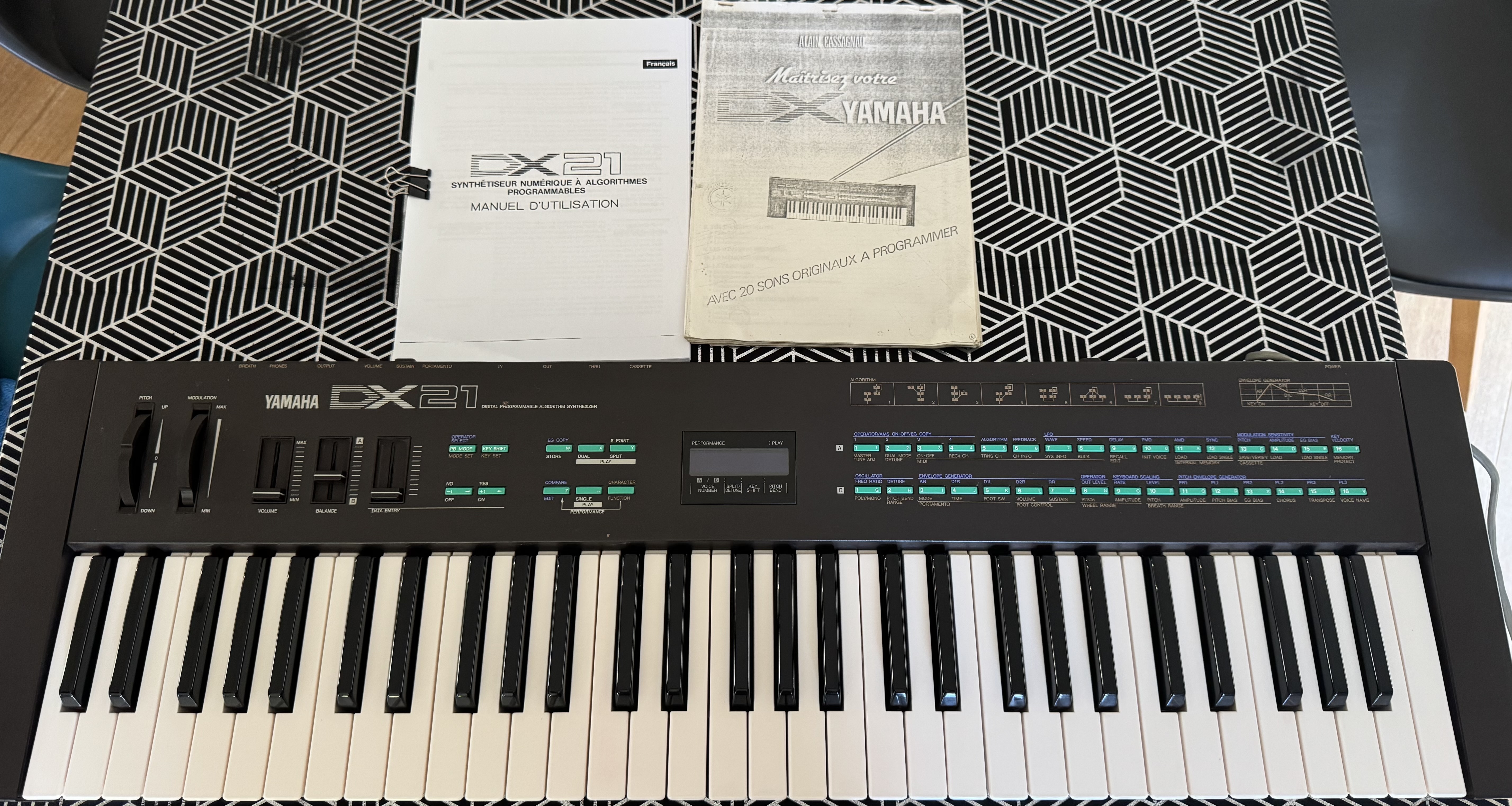 Yamaha DX21 (56981)