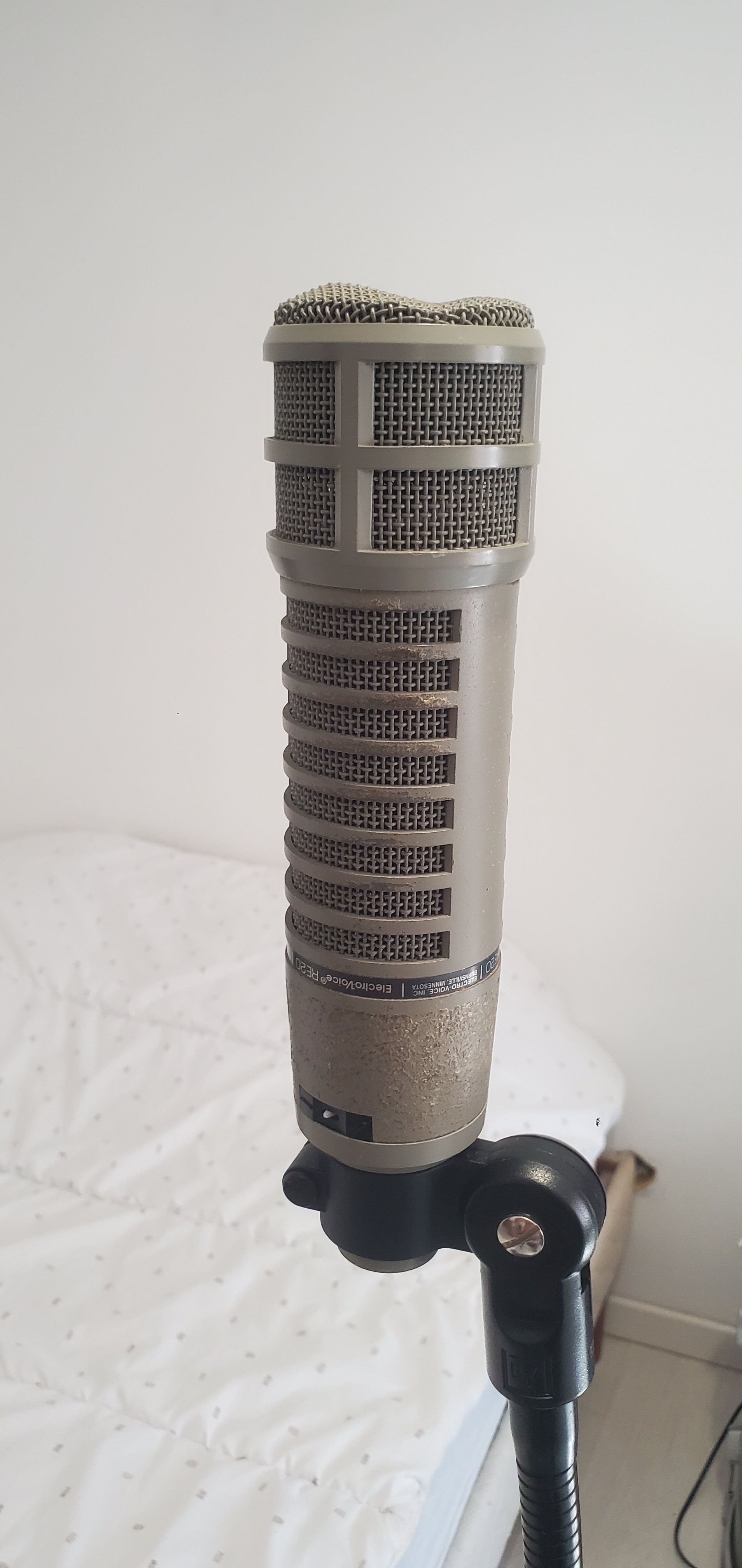 MICRO ELECTRO VOICE RE20  