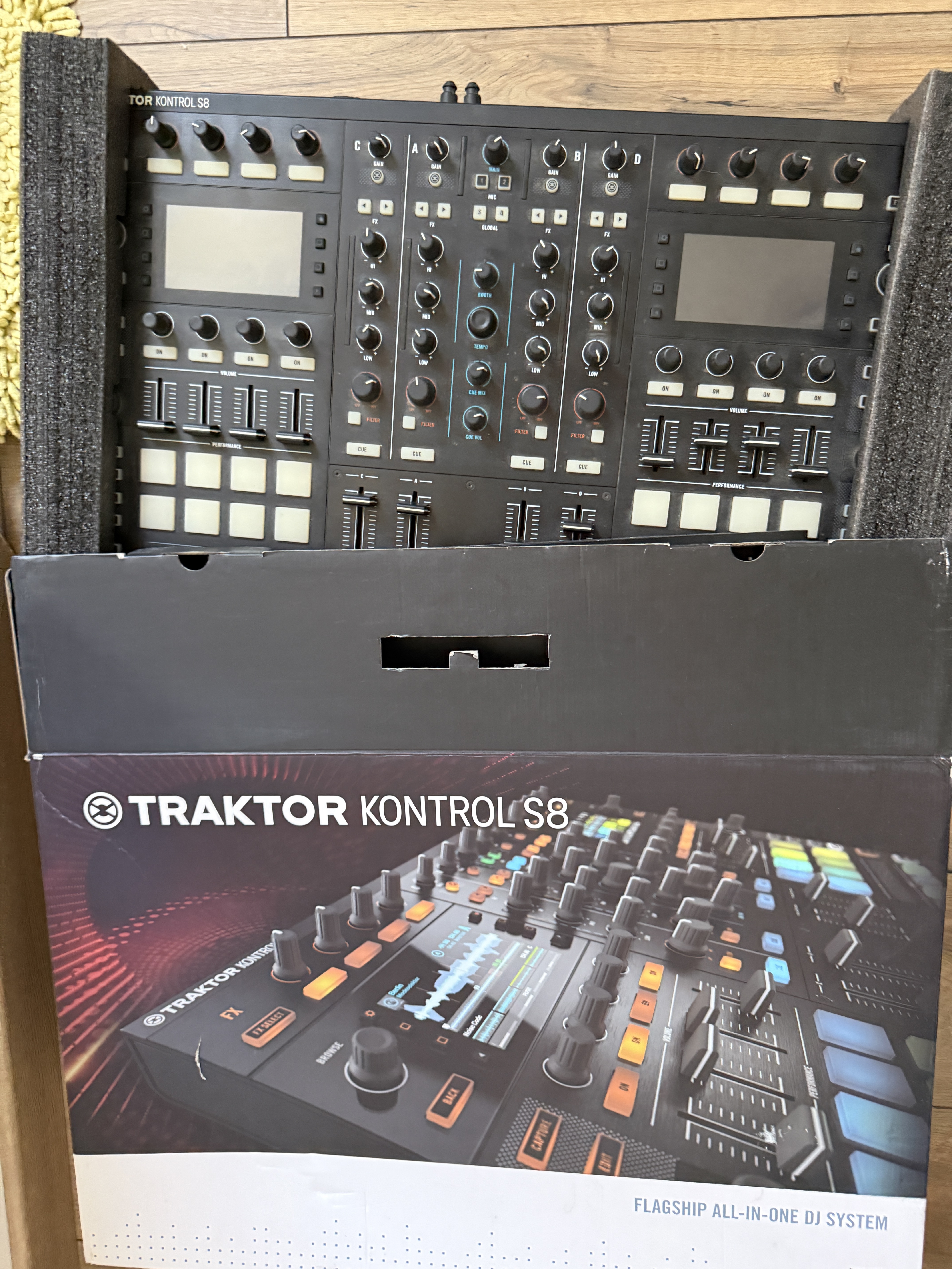 Native Instruments Traktor Kontrol S8 (75582)