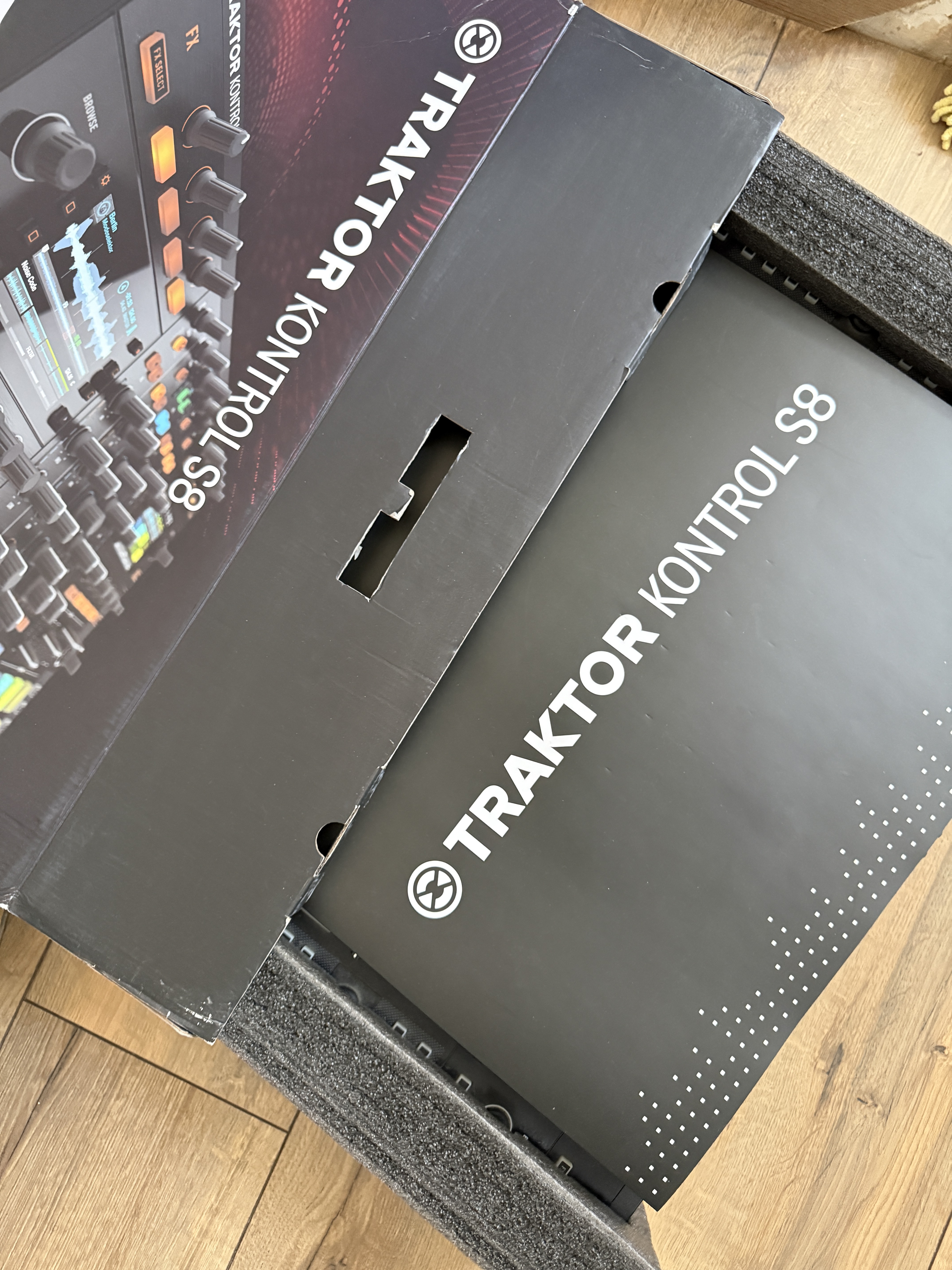Native Instruments Traktor Kontrol S8 (16647)