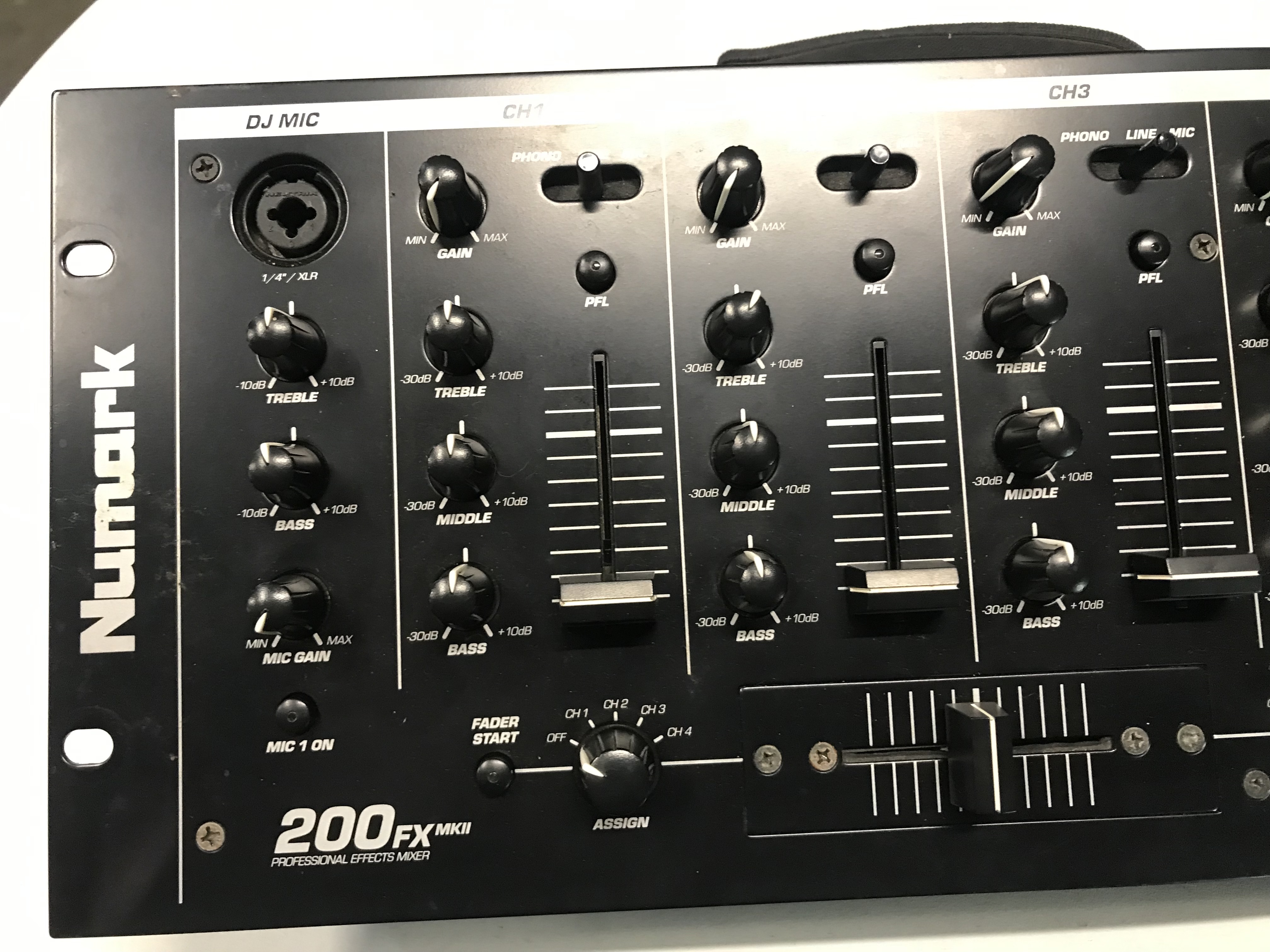 Numark 200FX MK2 (32970)