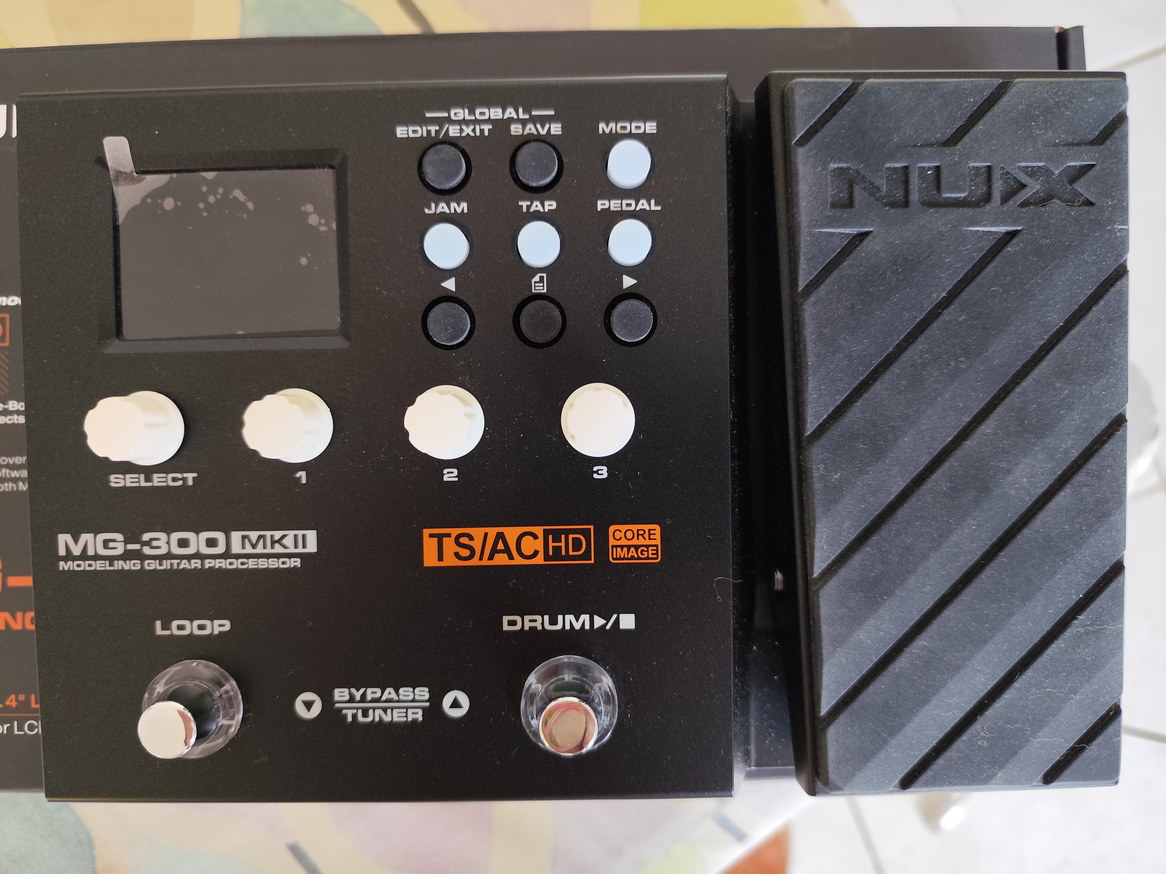 Vends multi-effets NUX MG 300 MK2