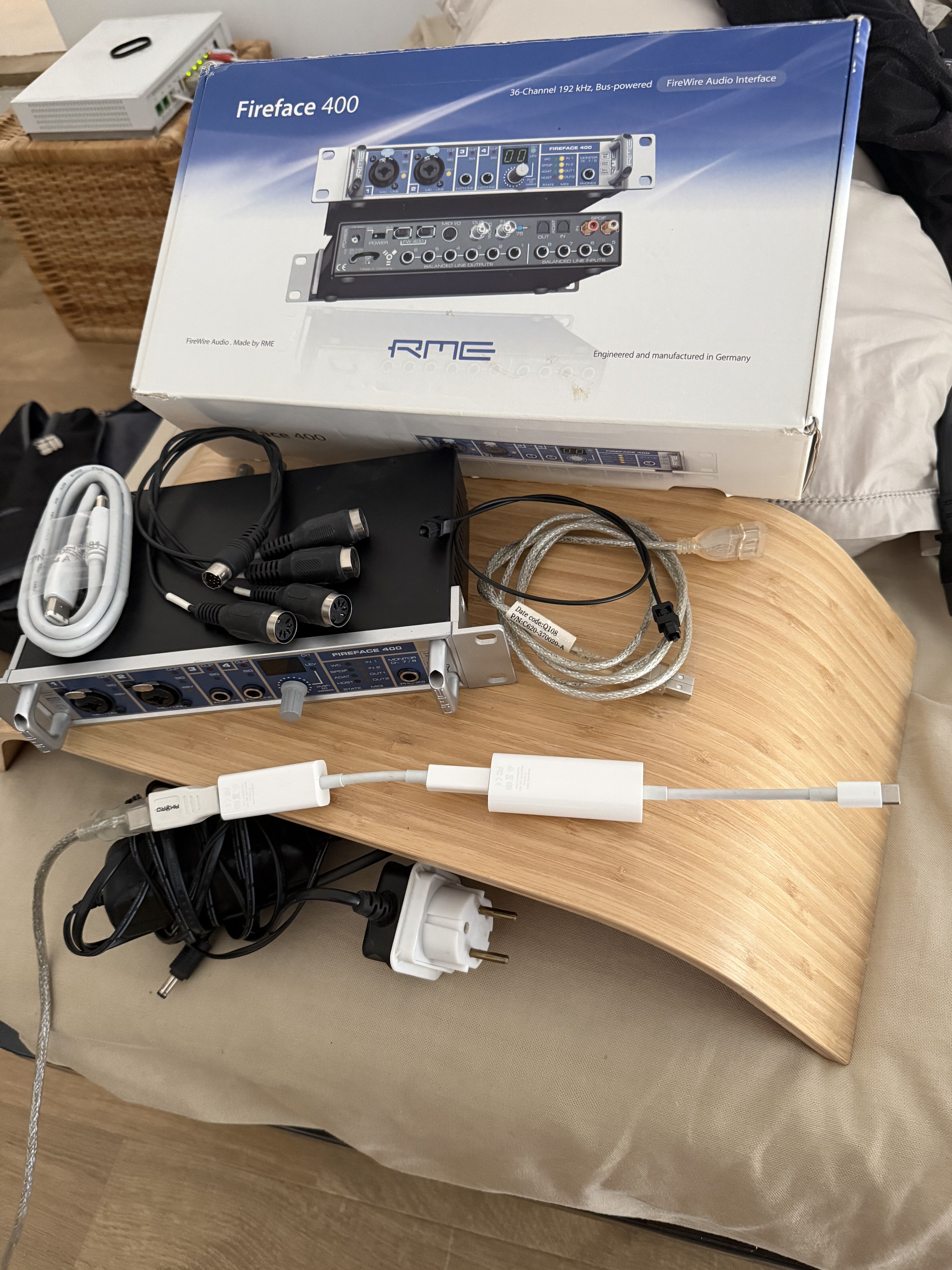 vends ma carte son RME Fireface 400 AVEC ADAPTATEURS FW et Thunderbolt.