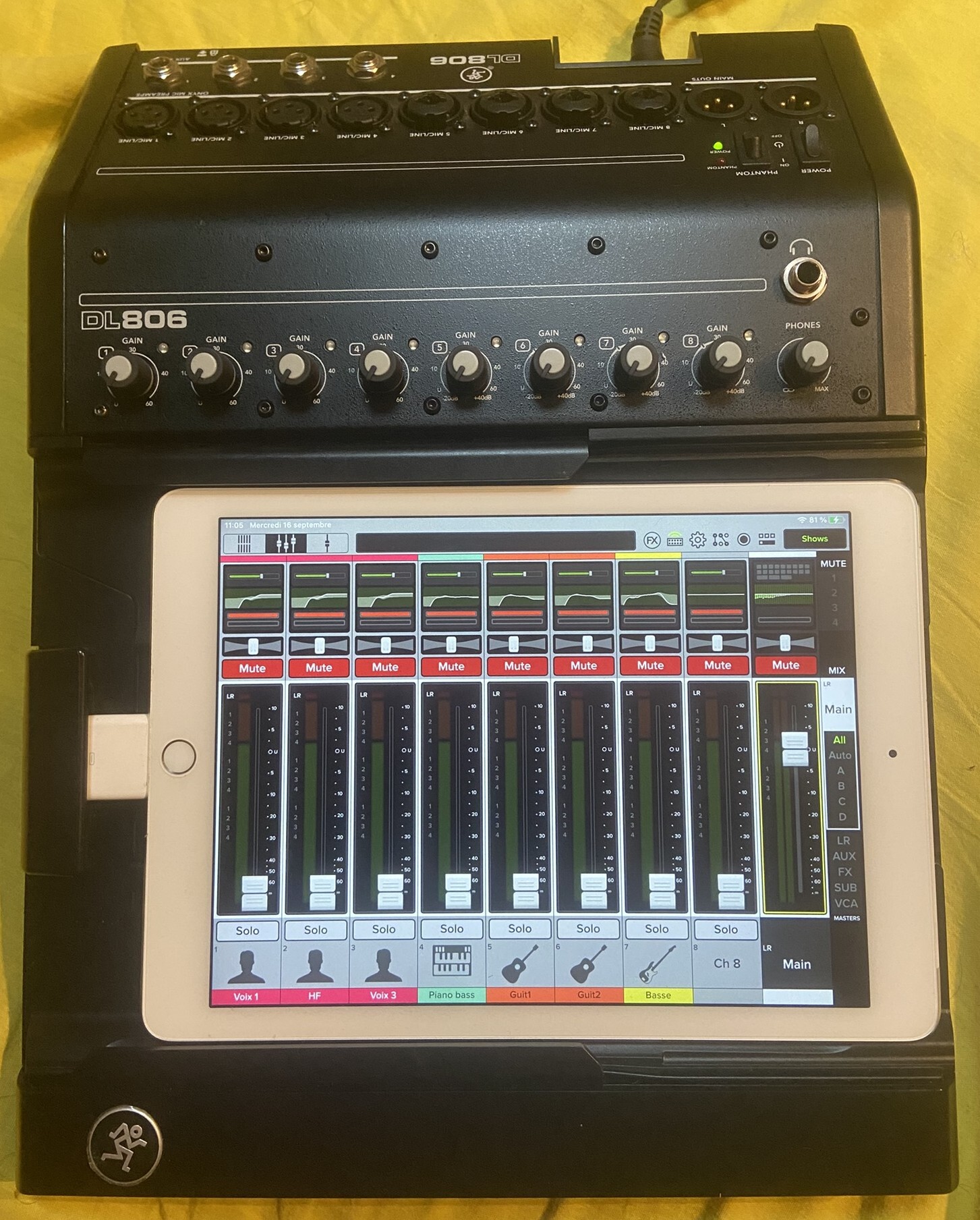 Console mixage numérique MACKIE DL806 (sans IPAD)