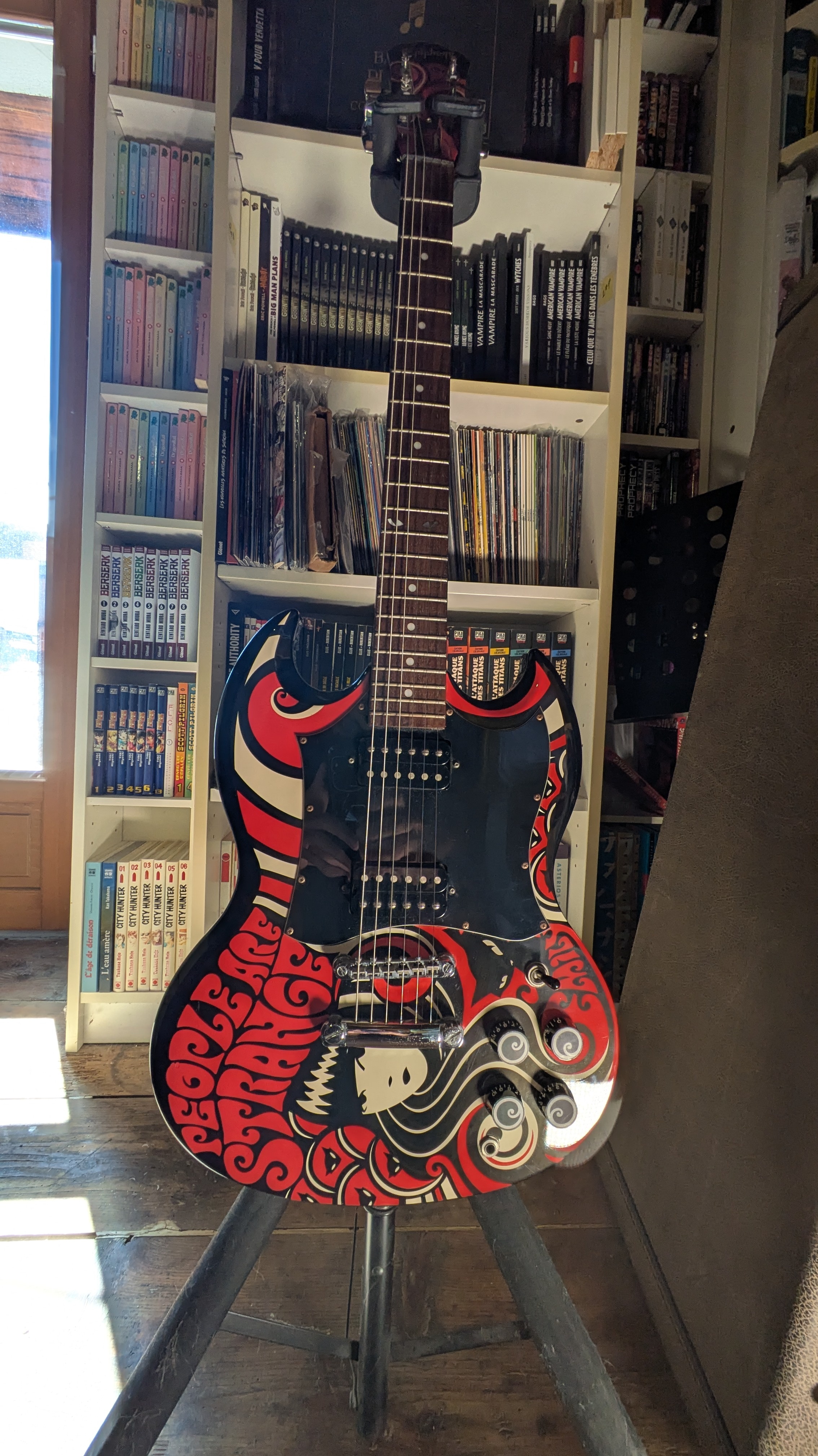 Vends/echange Epiphone SG Emily The Strange