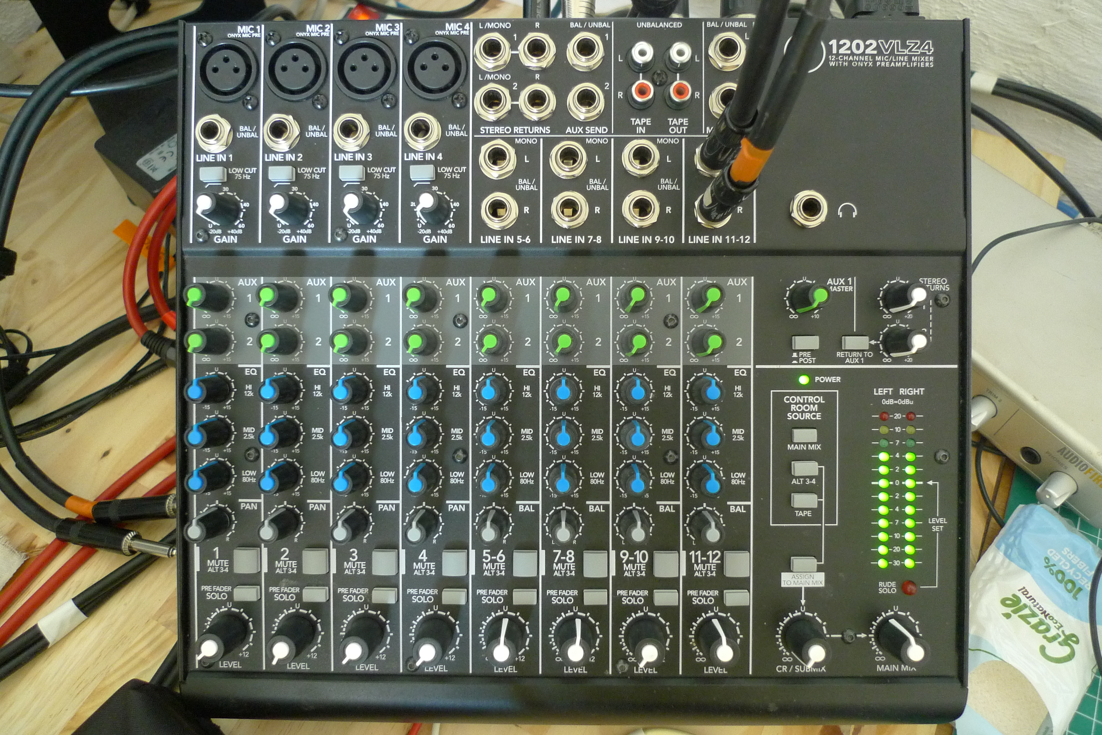 Vends Mackie1202VLZ4 Tbe