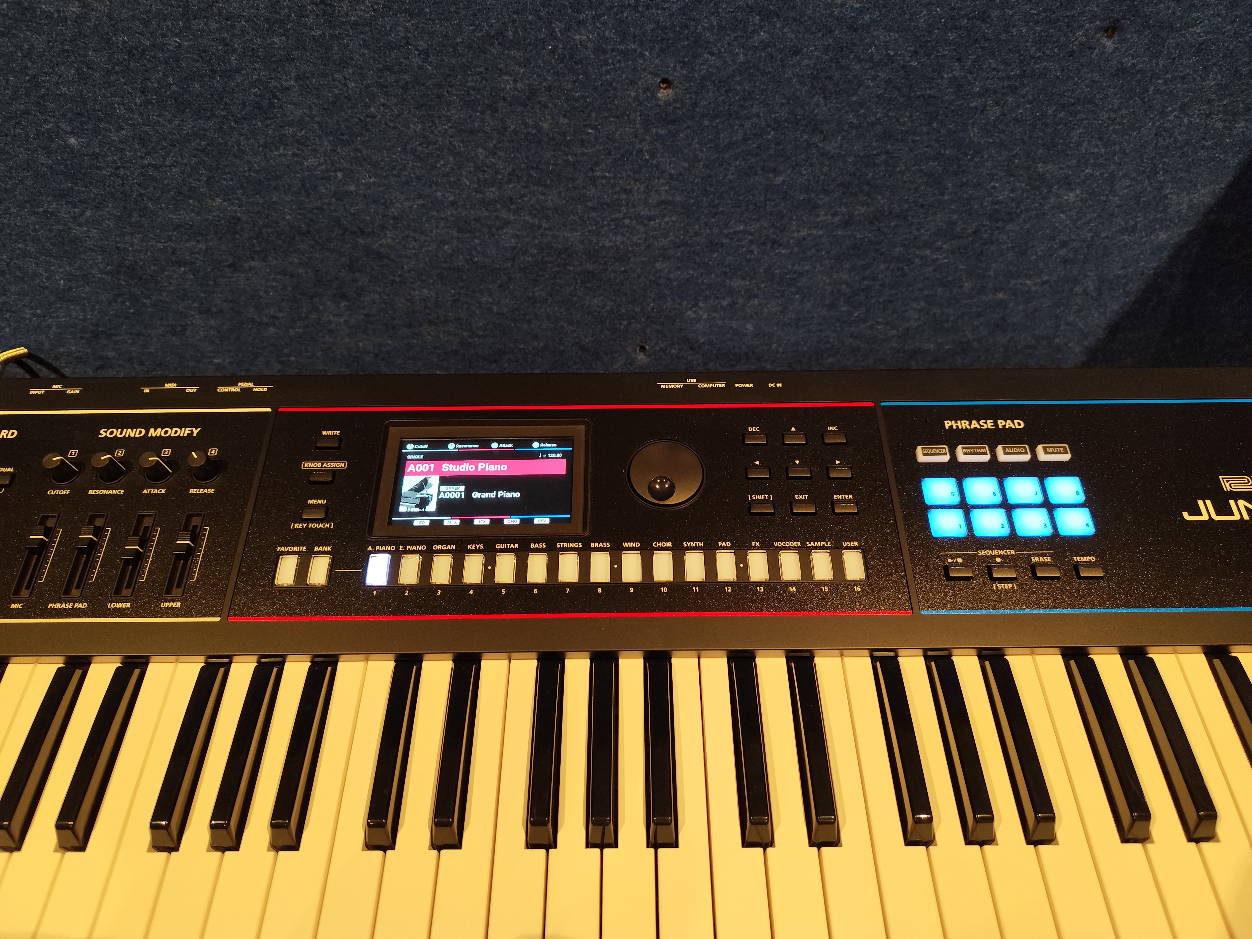 Je vends mon Juno d6 état comme neuf,garantie 26 mois.
