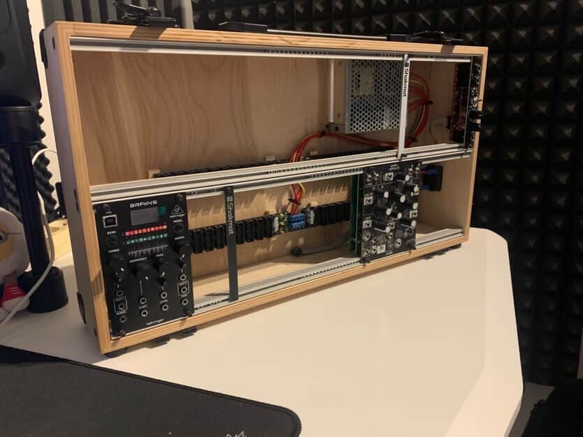 Case Ikokase 104hp 6u avec 2 BusBoard
