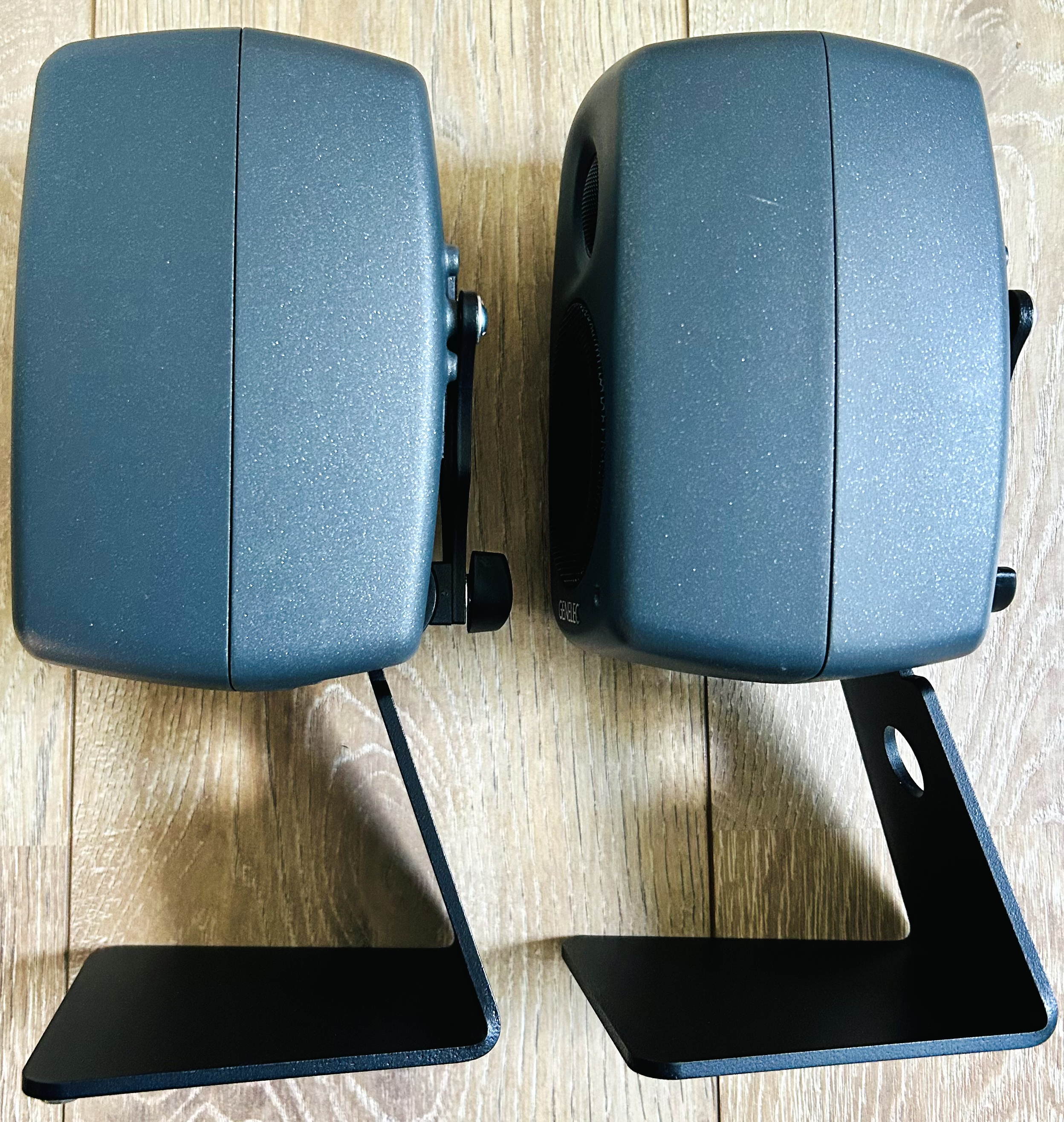 Genelec 8010A 03
