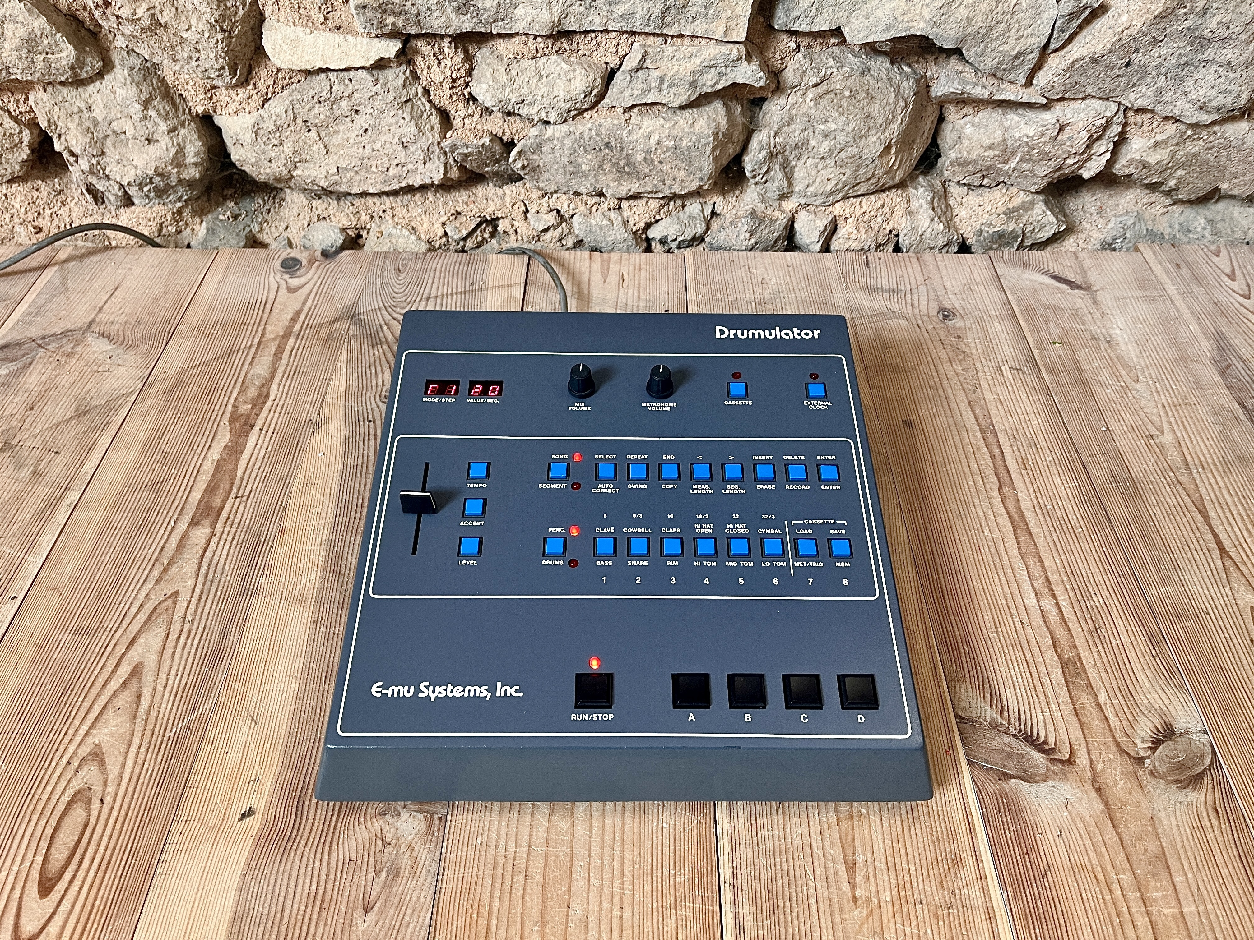 E-mu Drumulator MIDI + kit LinnDrum