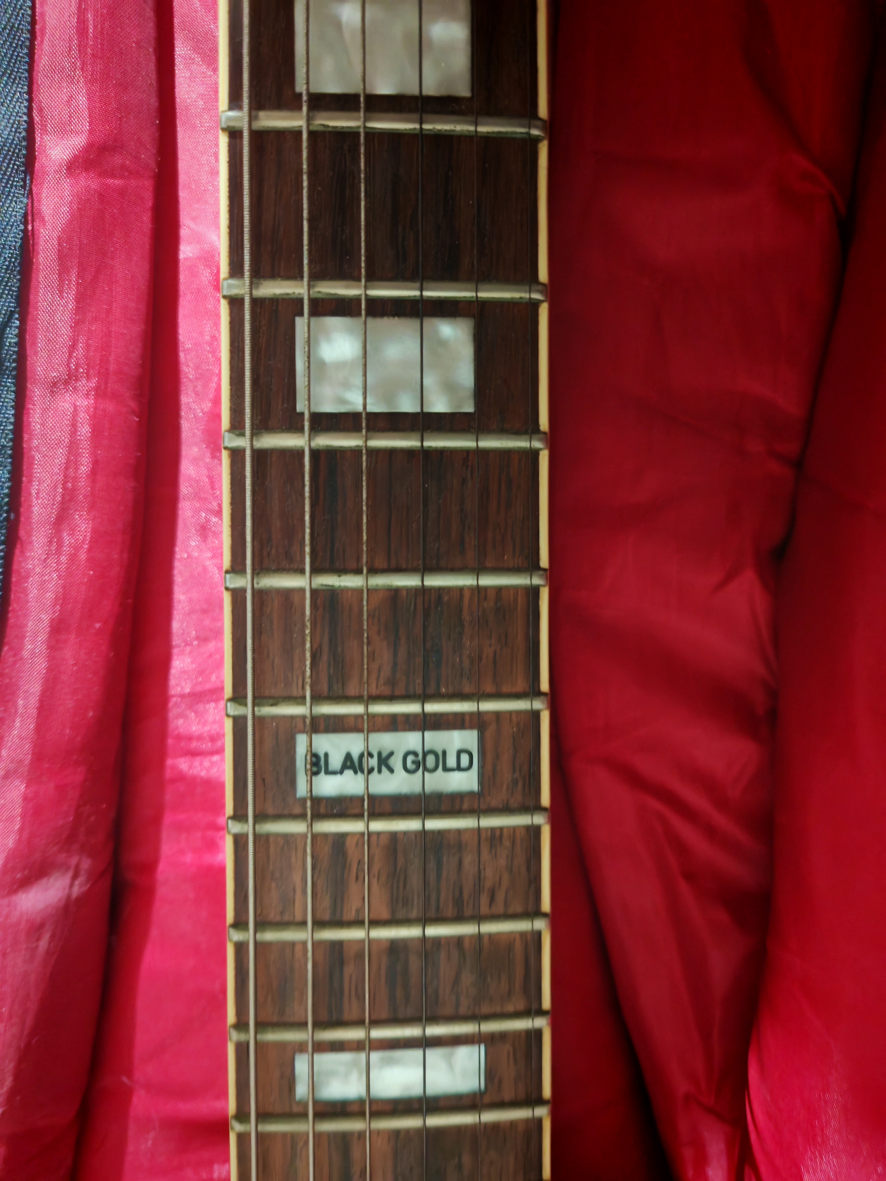Vends dean black gold V