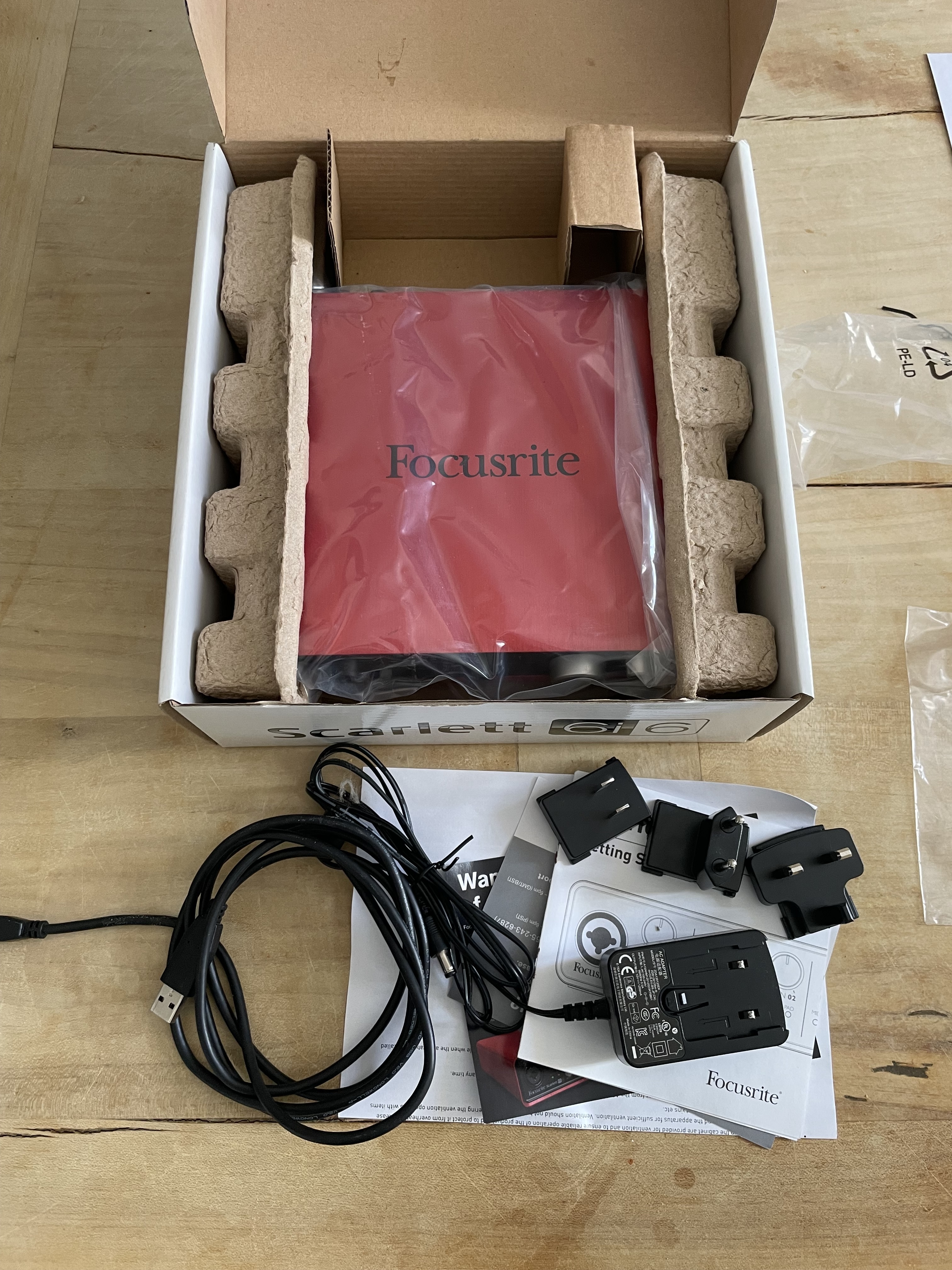Focusrite Scarlett 6i6 (72418)