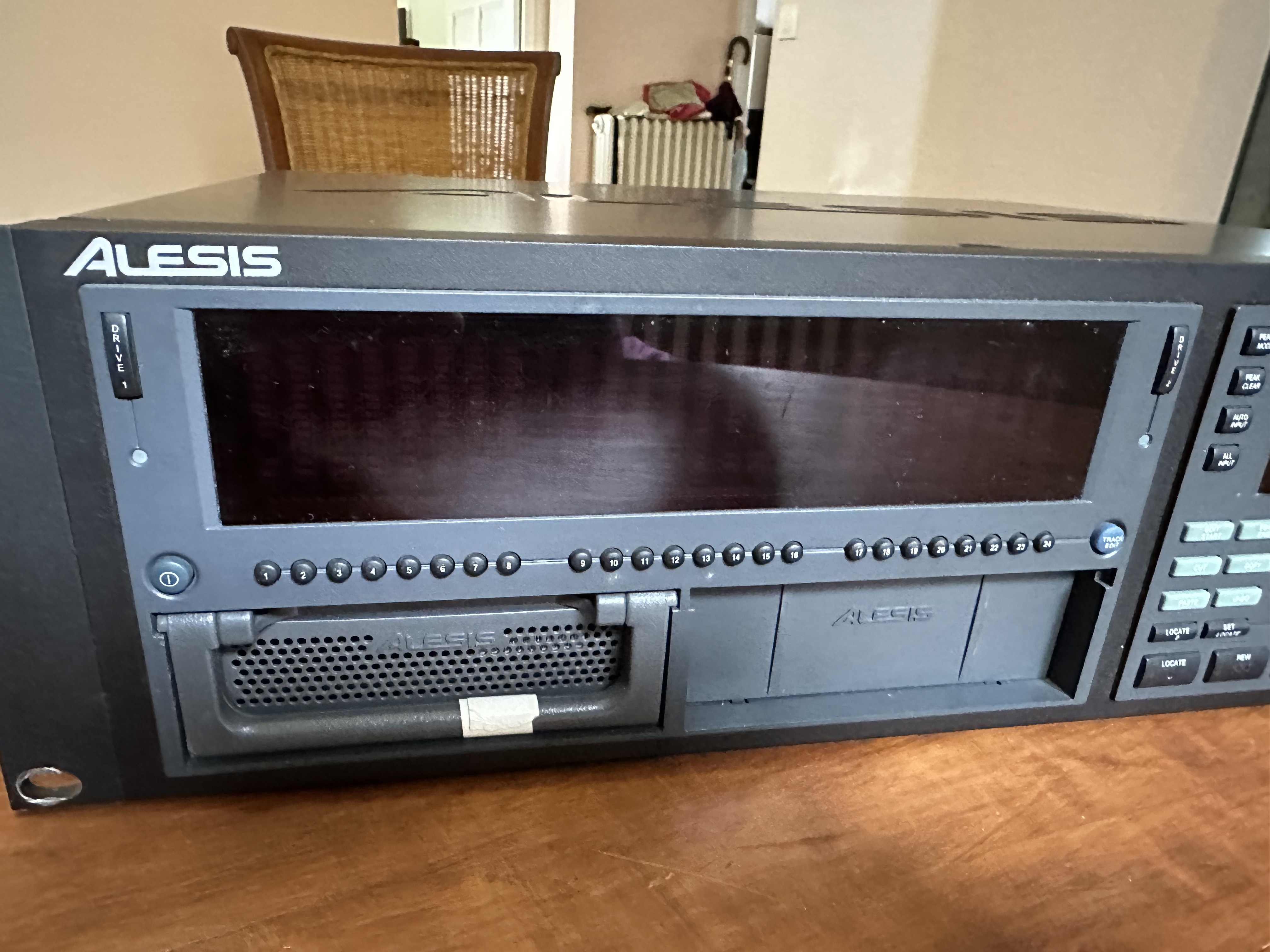 Vends alésis HD24