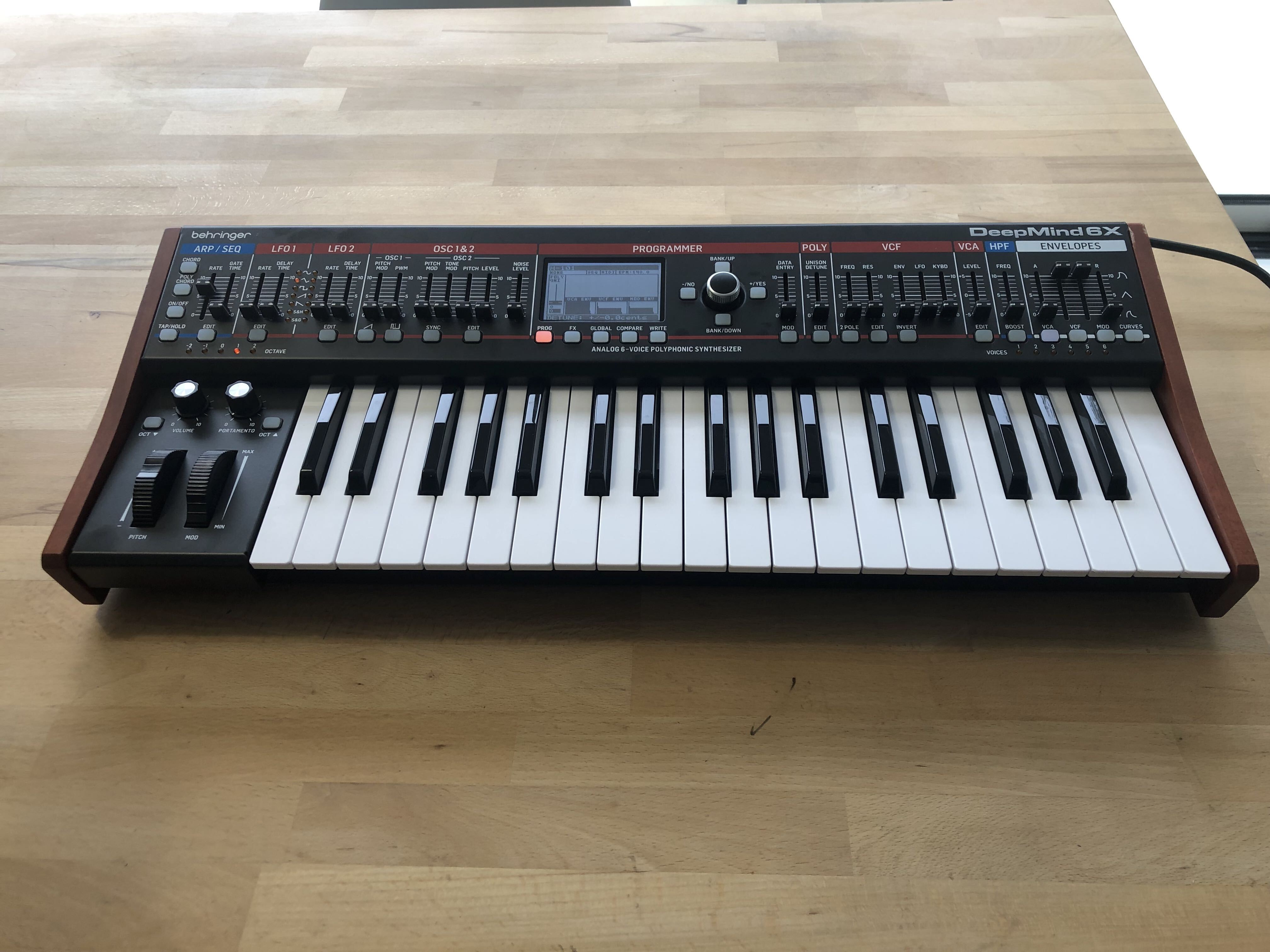 Behringer Deepmind 6X (90441)