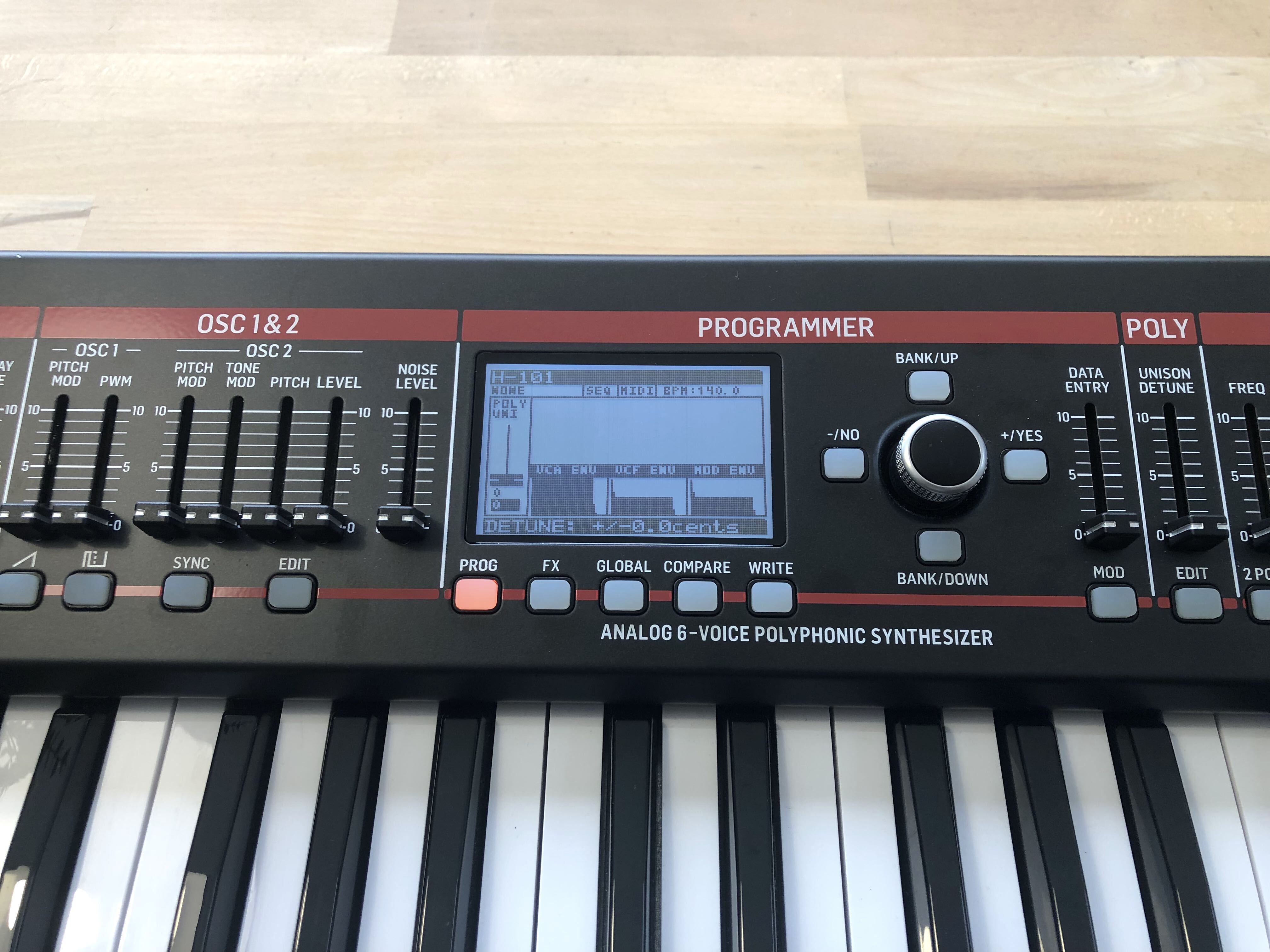 Behringer Deepmind 6X (3936)