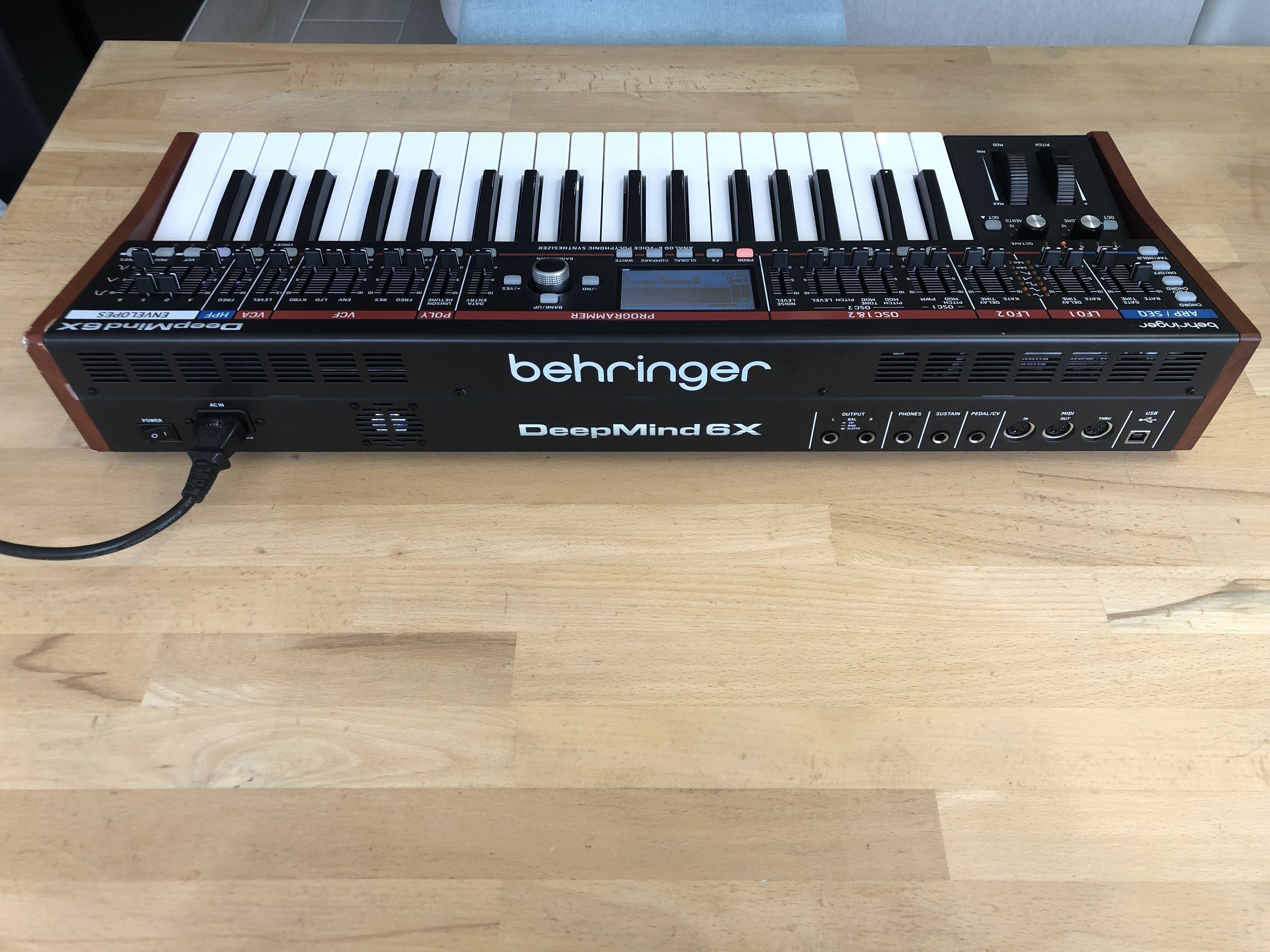 Behringer Deepmind 6X (52741)