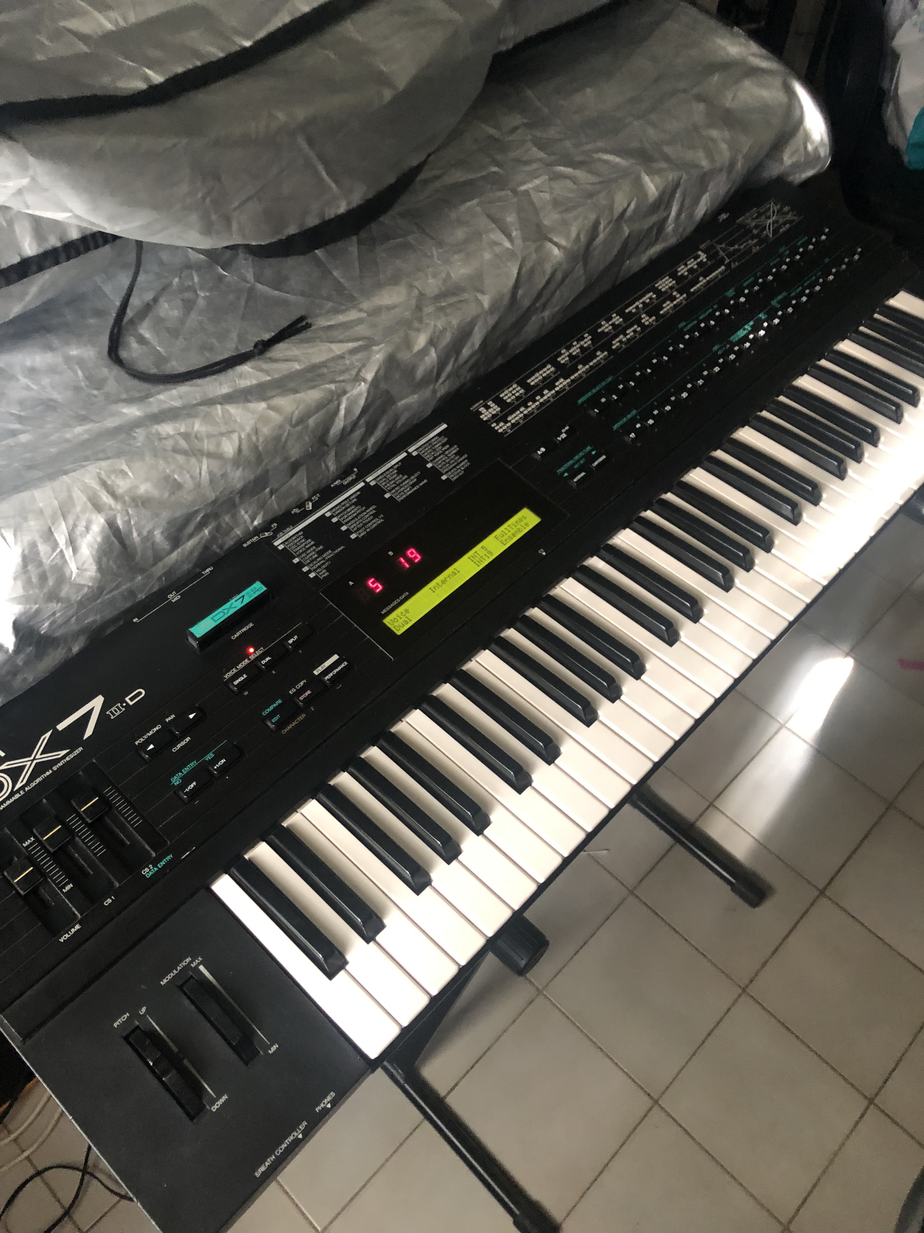 Yamaha DX7 IID