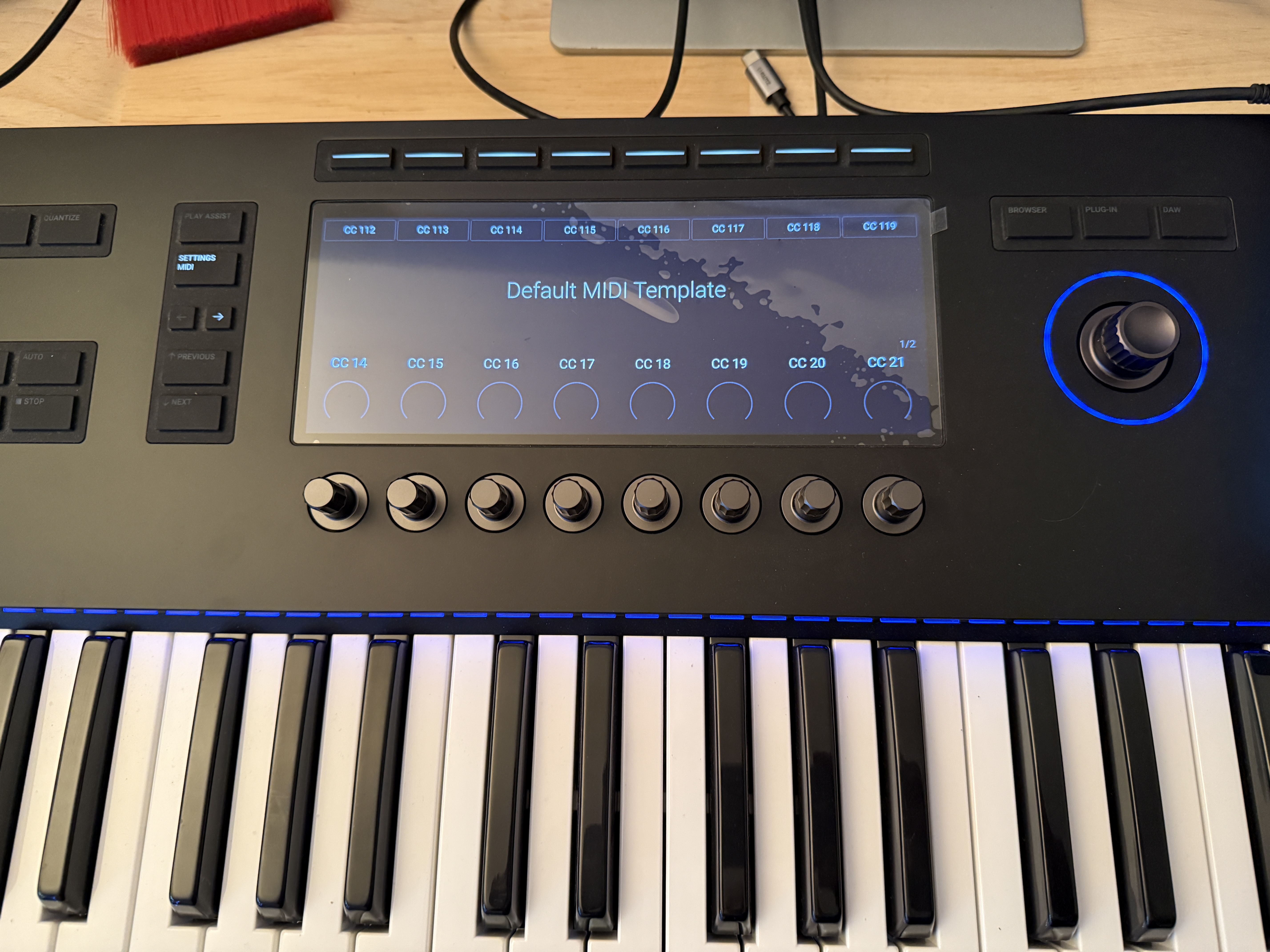 Komplete Kontrol S61 mk3 comme neuf, encore le film sur l'écran