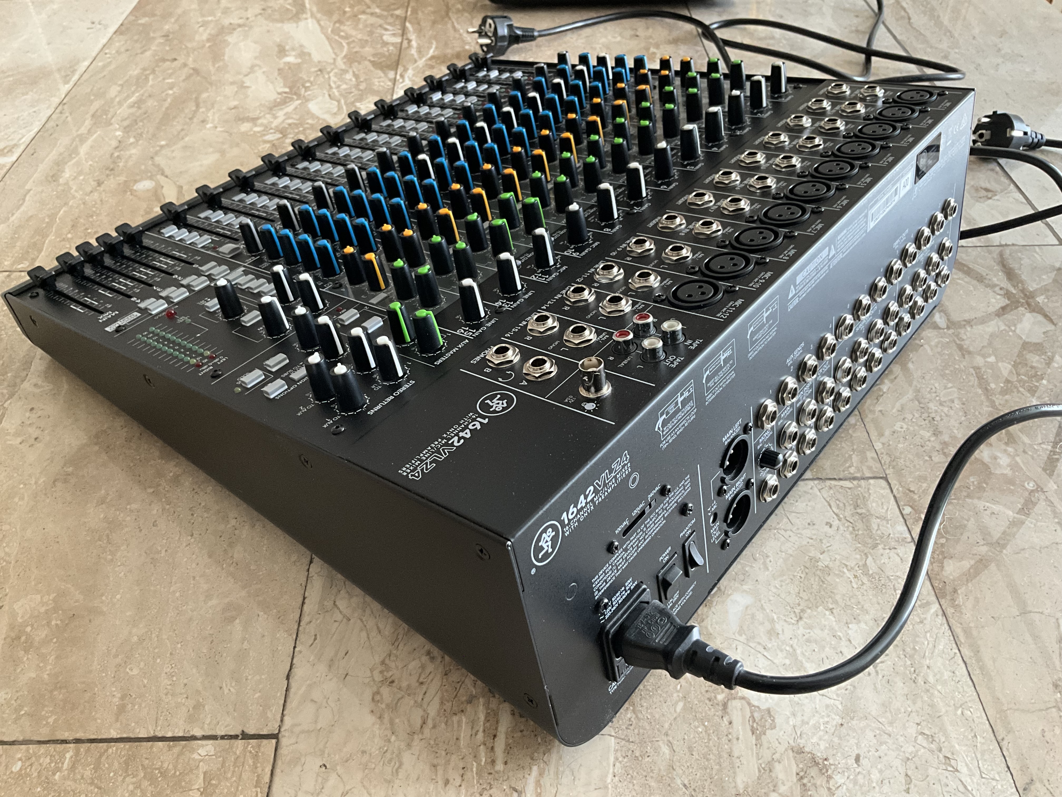 Mackie 1202VLZ4 (99027)