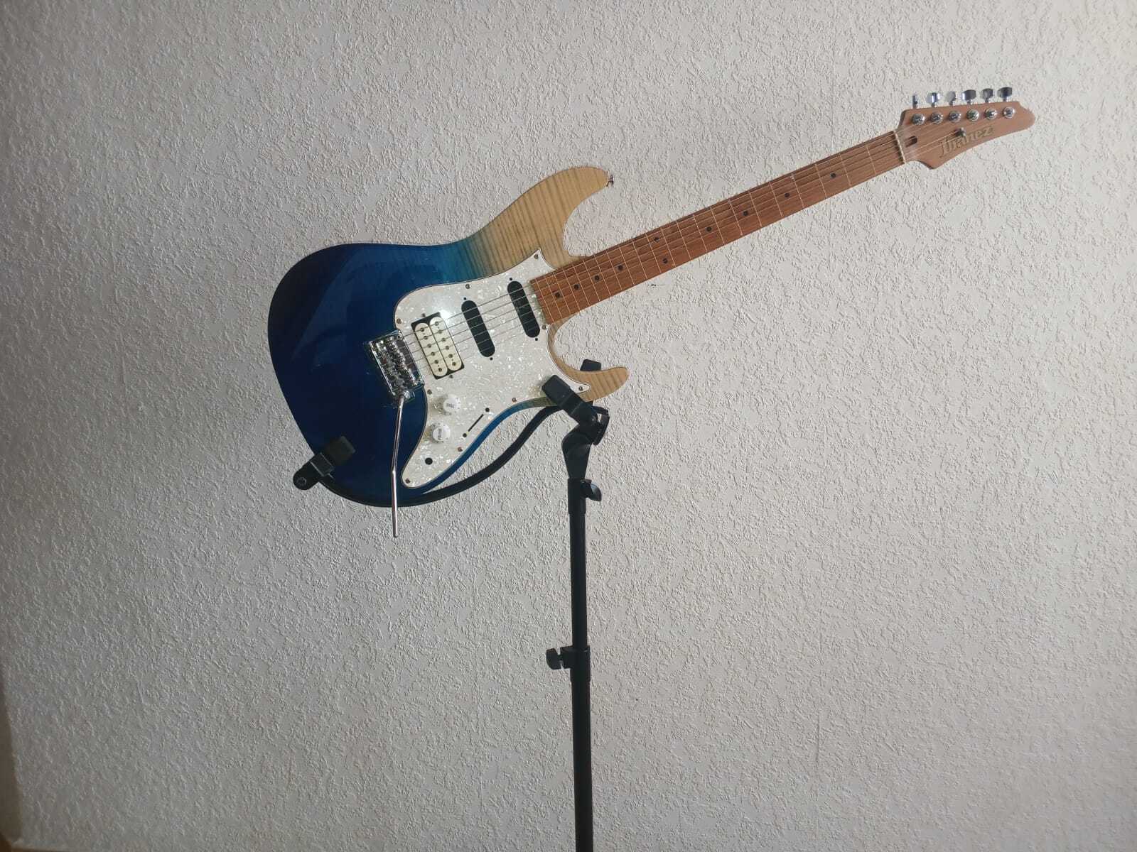 vends stand guitare K&M 14760 100€